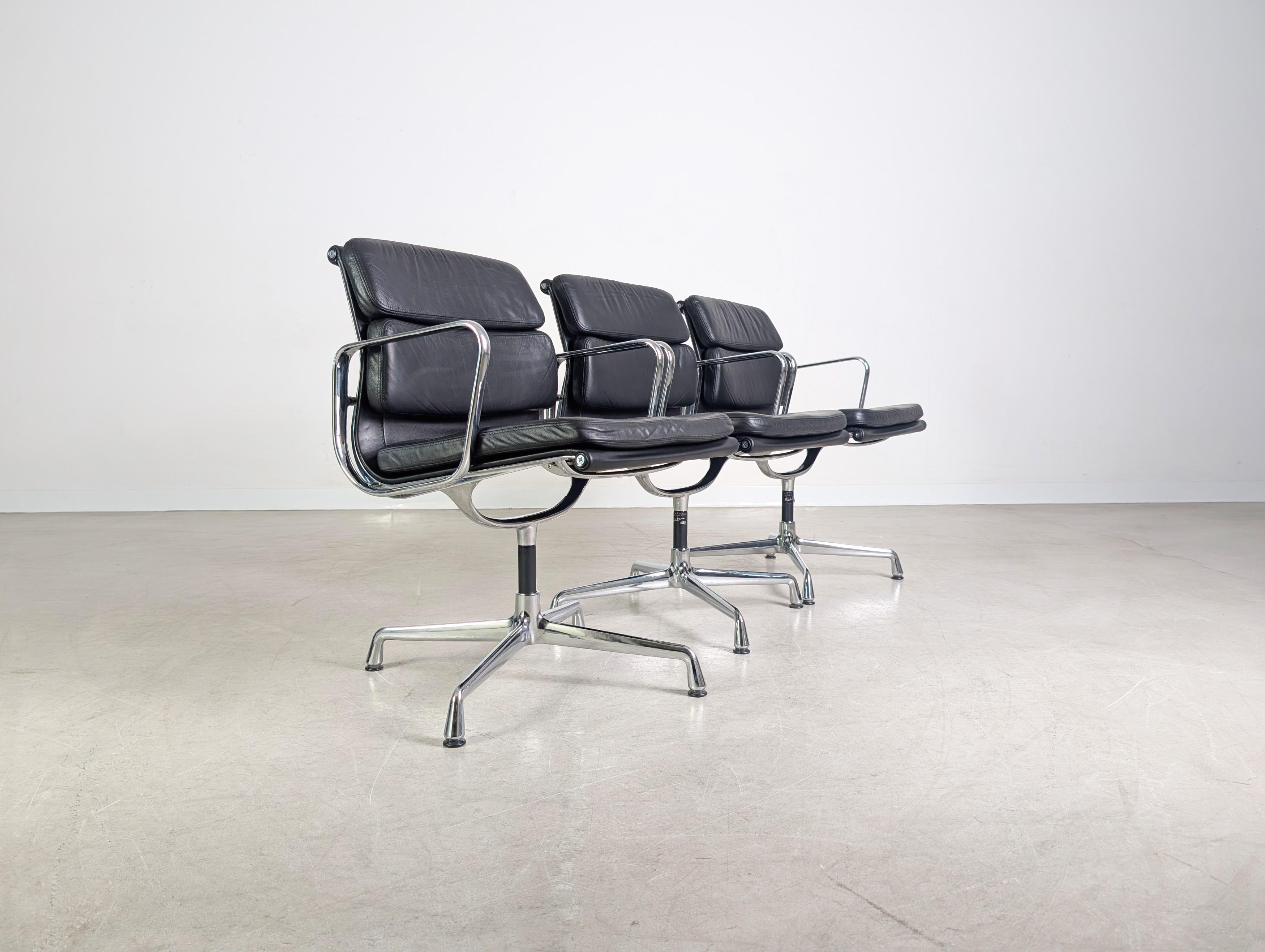 3x Original Vitra EA 208 soft pad schwarz Leder Stuhl Charles Eames (Deutsch) im Angebot