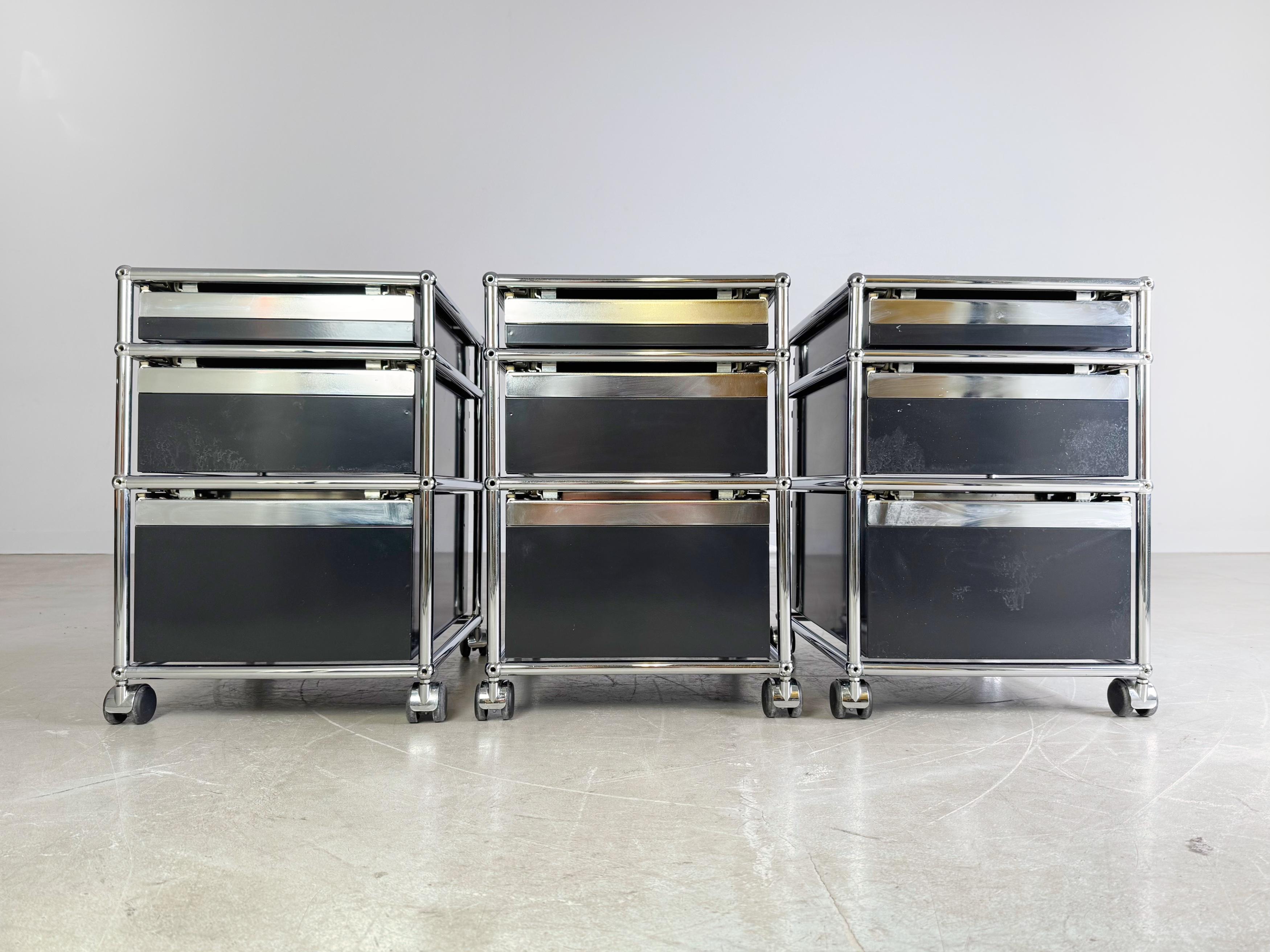 3x USM Haller Rollcontainer Büroschrank Fritz Haller Design schwarz in vendita 1