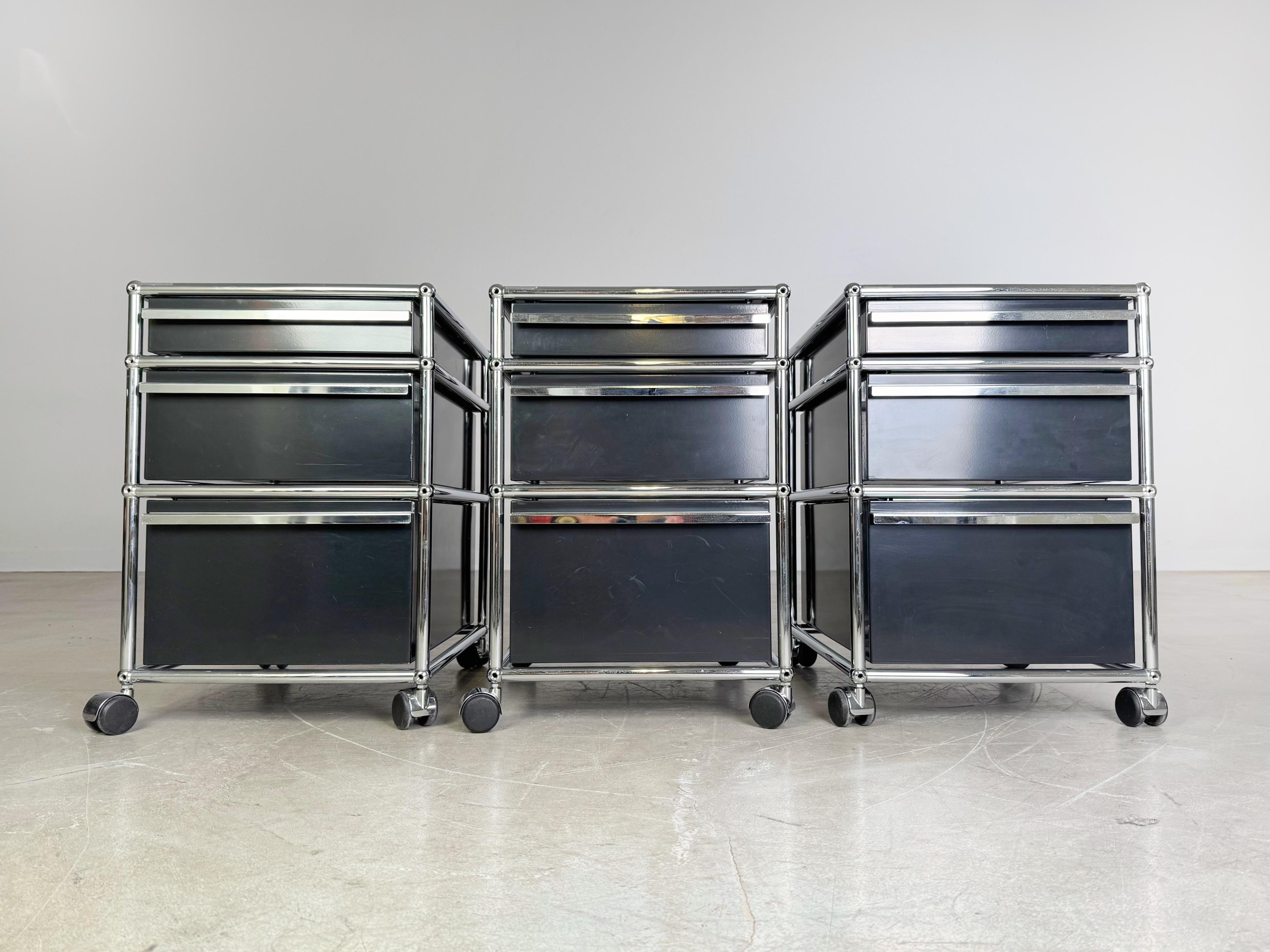 Postmoderno 3x USM Haller Rollcontainer Büroschrank Fritz Haller Design schwarz in vendita