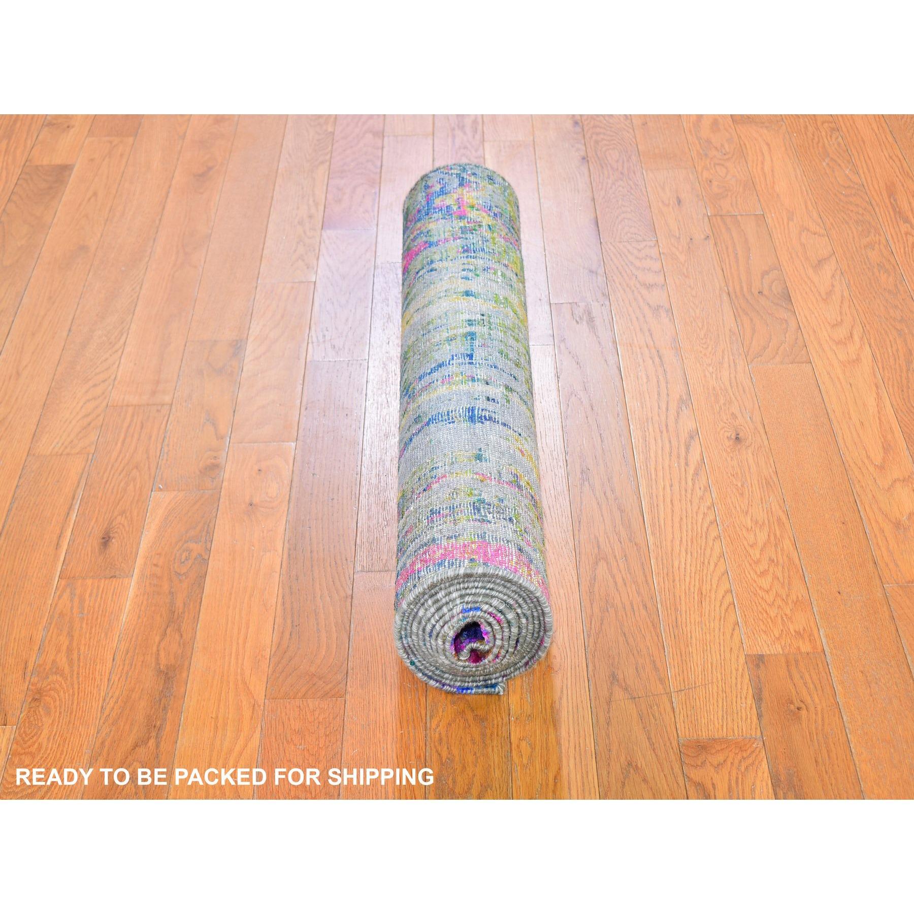Tissé à la main 3'x10' Colorful Sari Silk with Textured Wool The Lava Design Wide Runner Rug en vente