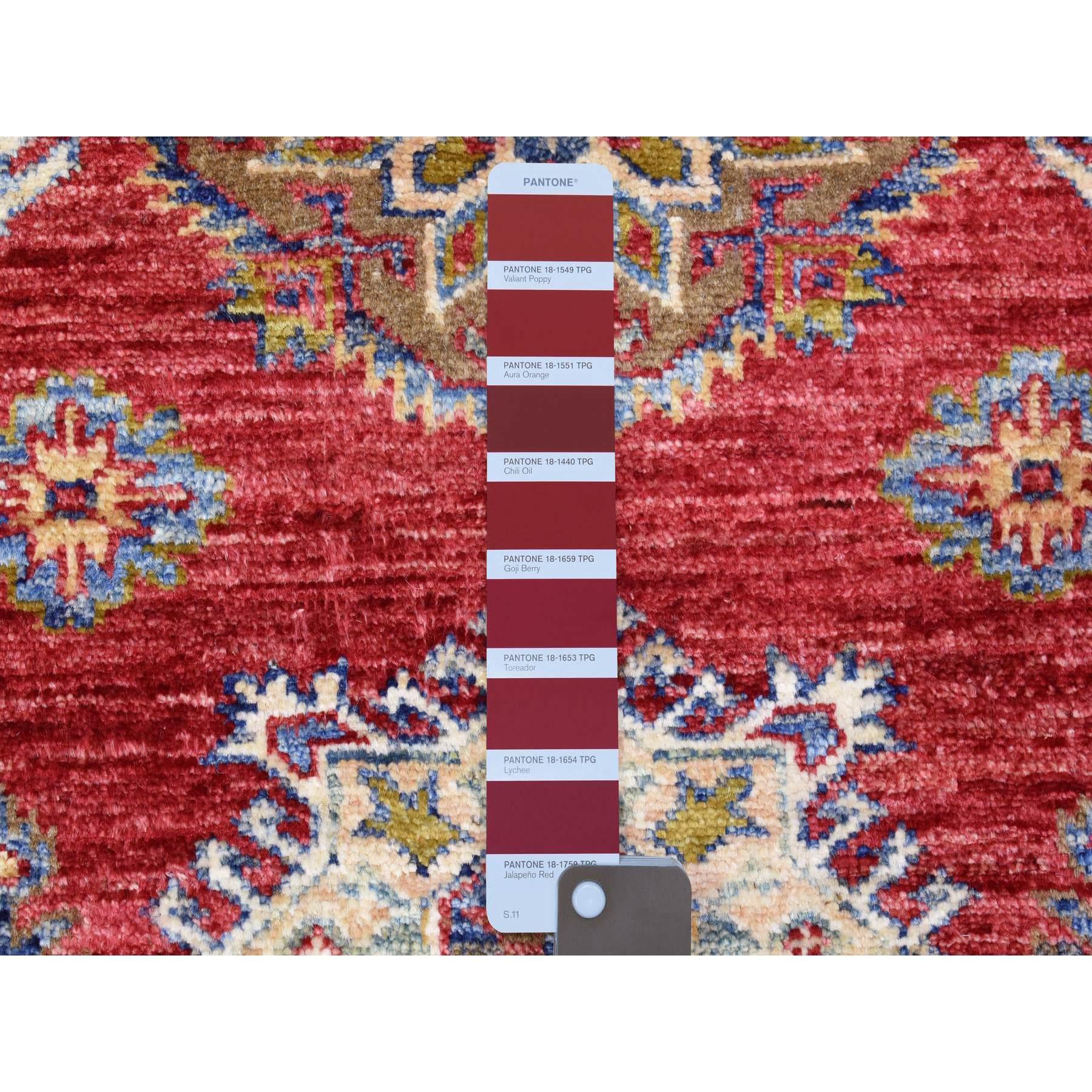 Kazako 3'x11' Rosso in lana annodata a mano, medaglione geometrico Super Kazak, tappeto runner in vendita