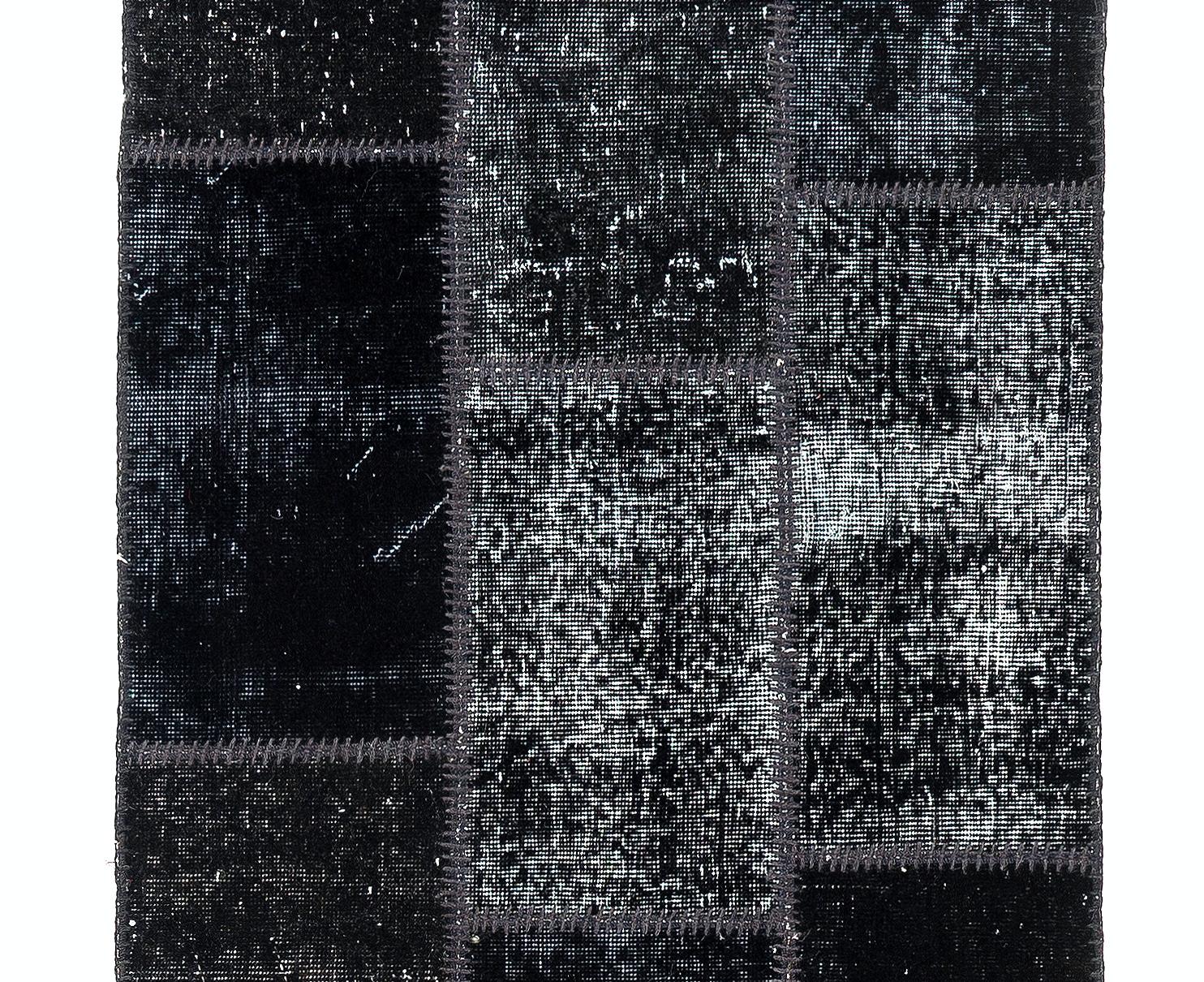 Moderno Tappeto moderno Patchwork fatto a mano 3x11.6 Ft con sfumature di nero per la cucina in vendita