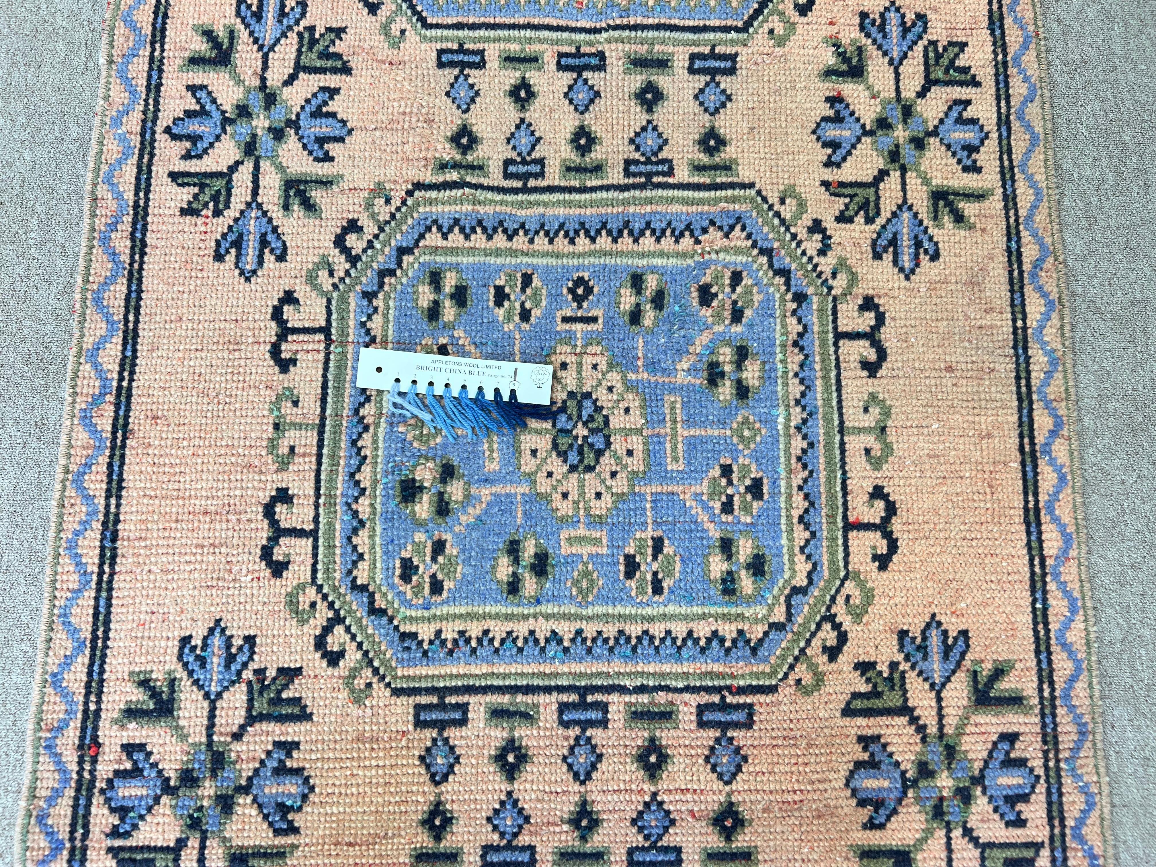 Alfombra de Anatolia Vintage de 3x11,7 pies para pasillo. Alfombra de pasillo hecha a mano siglo XX en venta