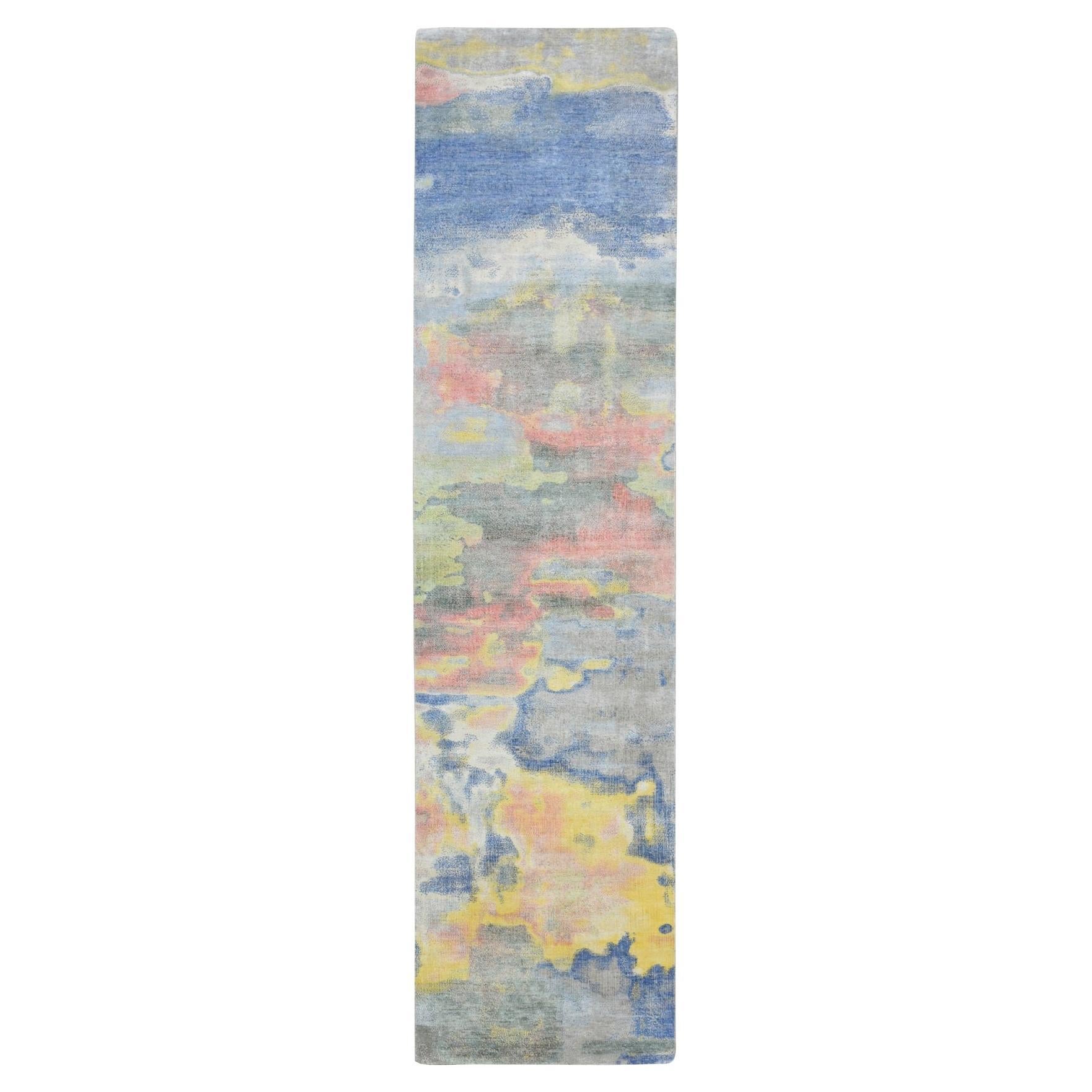 Tappeto Runner 3'x12' Colori Pastello Grigio Design Moderno in Pura Seta Annodata a Mano in vendita