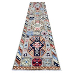 Alfombra de Correr de Lana Anudada a Mano con Diseño de Medallones de Aldea Anatolia Gris de 3'x12'7
