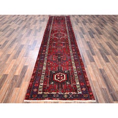 Tappeto Runner in pura lana annodato a mano Karajeh rosso bordeaux x12'9".