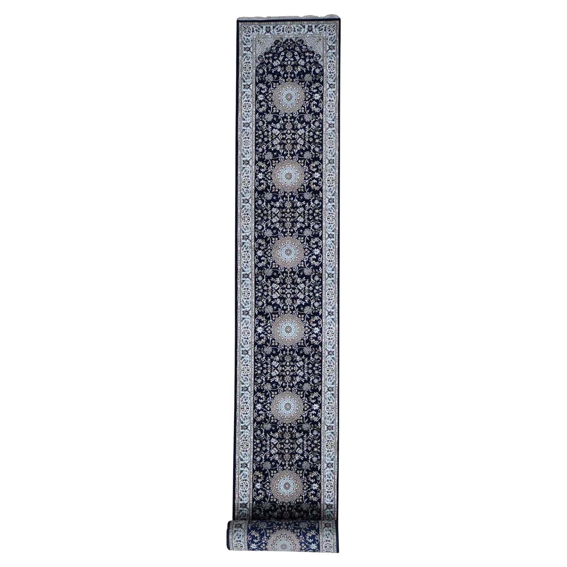 3'x18' Midnight Blue Wool 250 KPSI Nain XL Runner Hand Knotted Oriental Rug For Sale