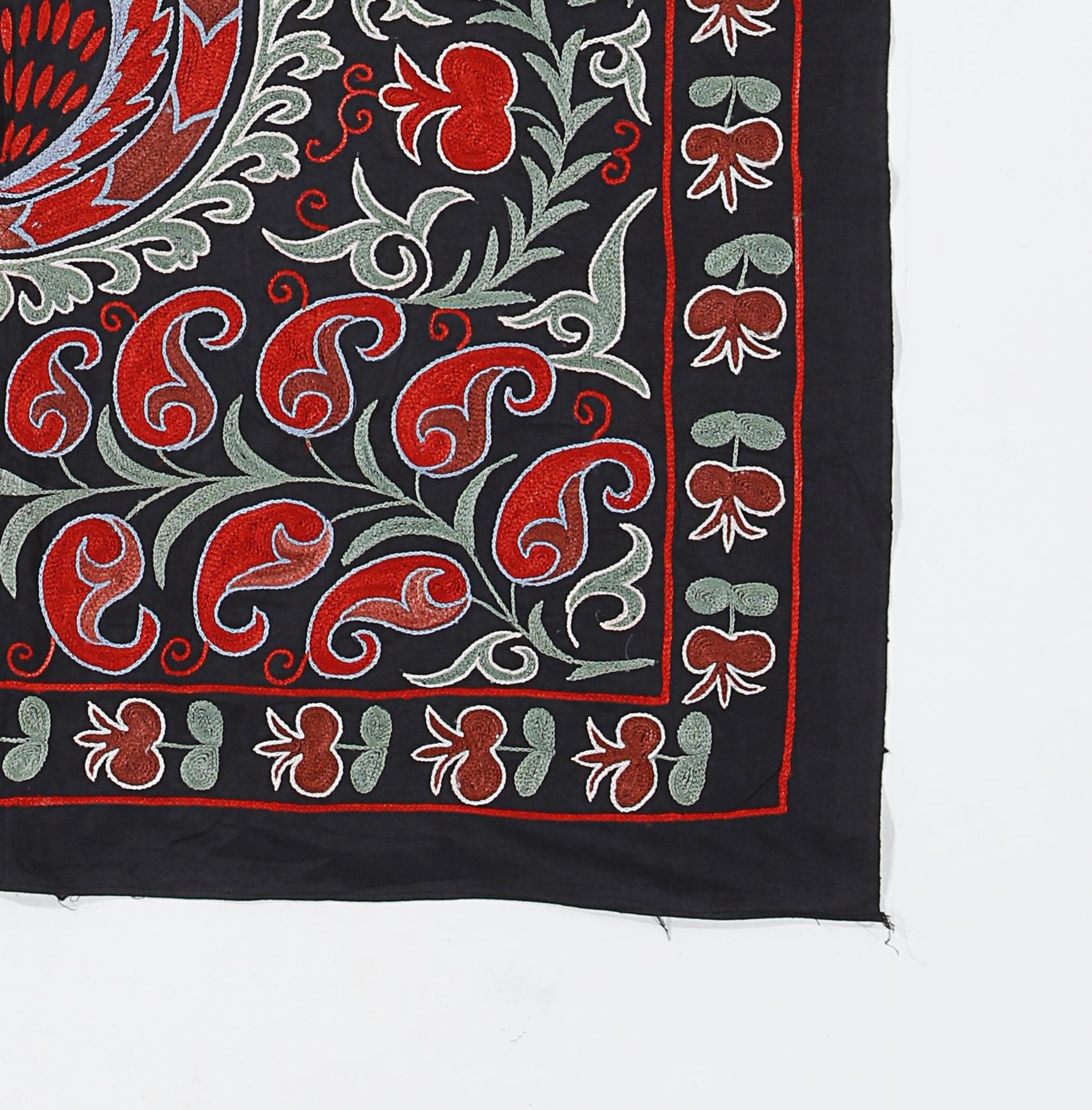 3'x3' Tashkent Embroidered Wall Hanging, Vintage Tablecloth in Black, Green, Red In Excellent Condition For Sale In Philadelphia, PA