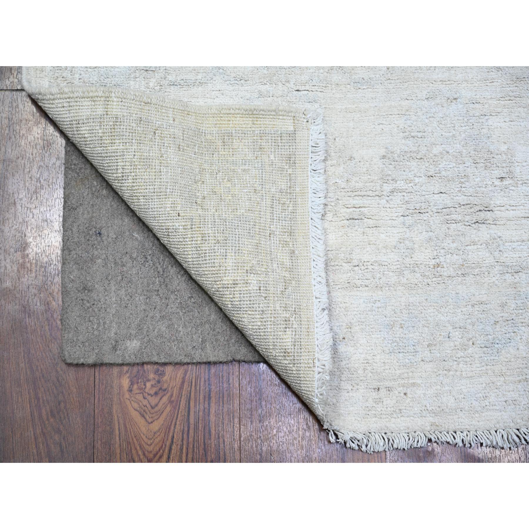 This is a truly genuine one-of-a-kind Washed Out Peshawar, Hand Knotted, Pure Wool, Oriental Rug. It has been Knotted for months and months in the centuries-old weaving craftsmanship techniques by expert artisans.
Primary materials: Wool
Latex: No