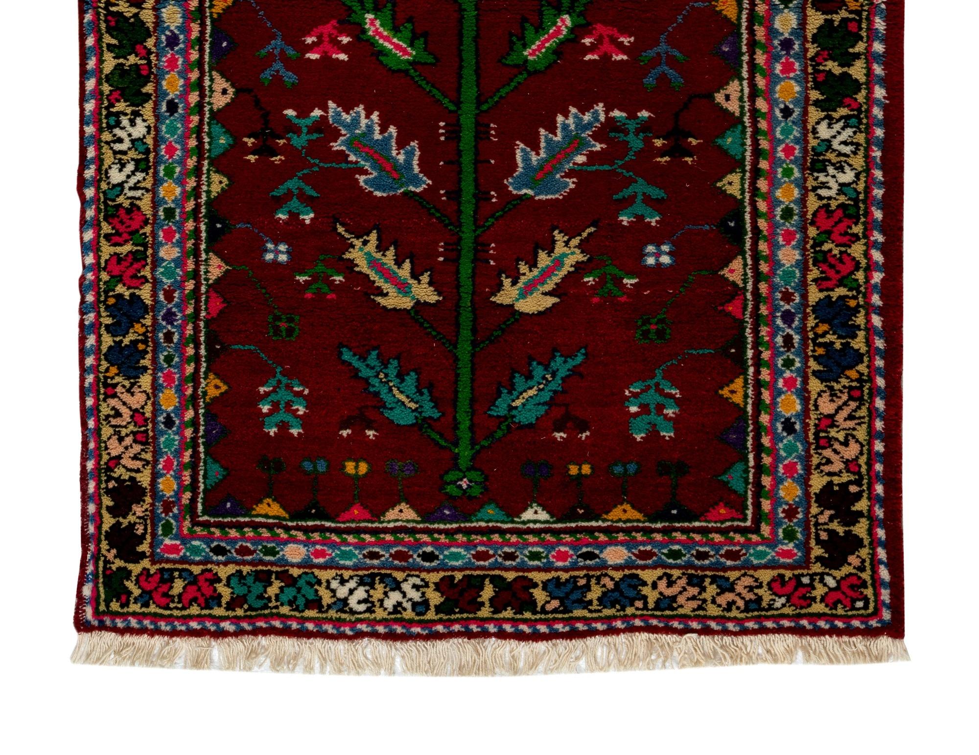 Alfombra Acentuada de Lana Turca Vintage Hecha a Mano de 3x4,5 Pies en Granate, Beige, Azul y Rosa Turco en venta