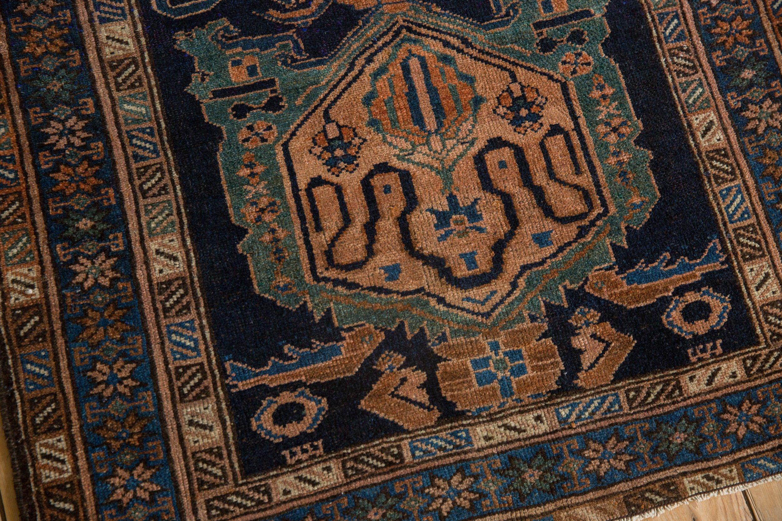 Vintage Fine Malayer Rug In Good Condition For Sale In Katonah, NY