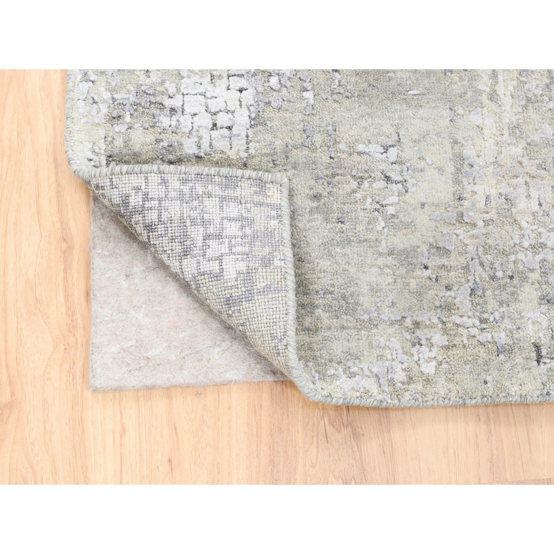 Alfombra anudada a mano de lana y seda topo con diseño abstracto y mosaico de 3'x5' Moderno en venta