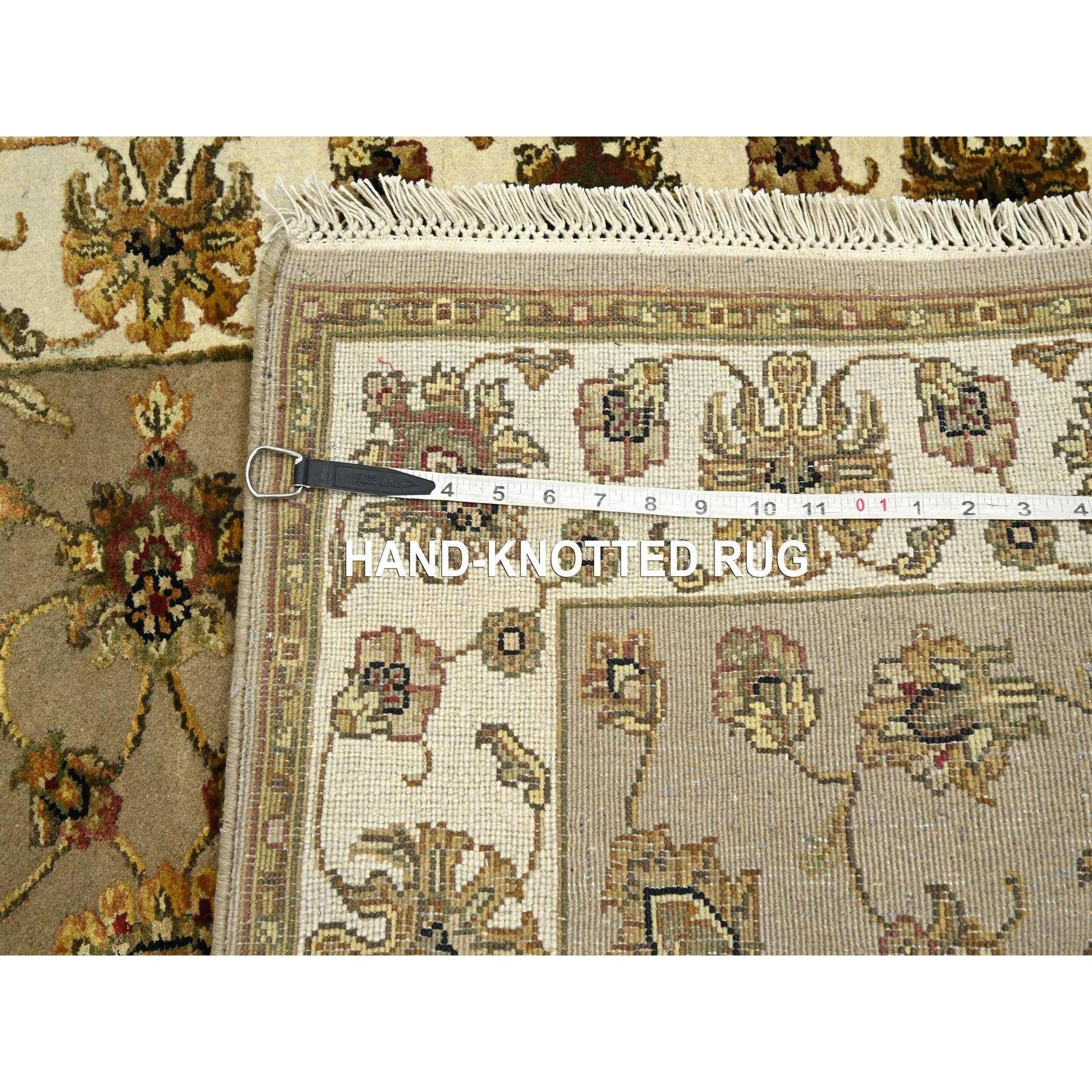 XXI secolo e contemporaneo 3'x5' Marrone Rajasthan Leaf Design Tappeto orientale in lana e seta annodato a mano in vendita