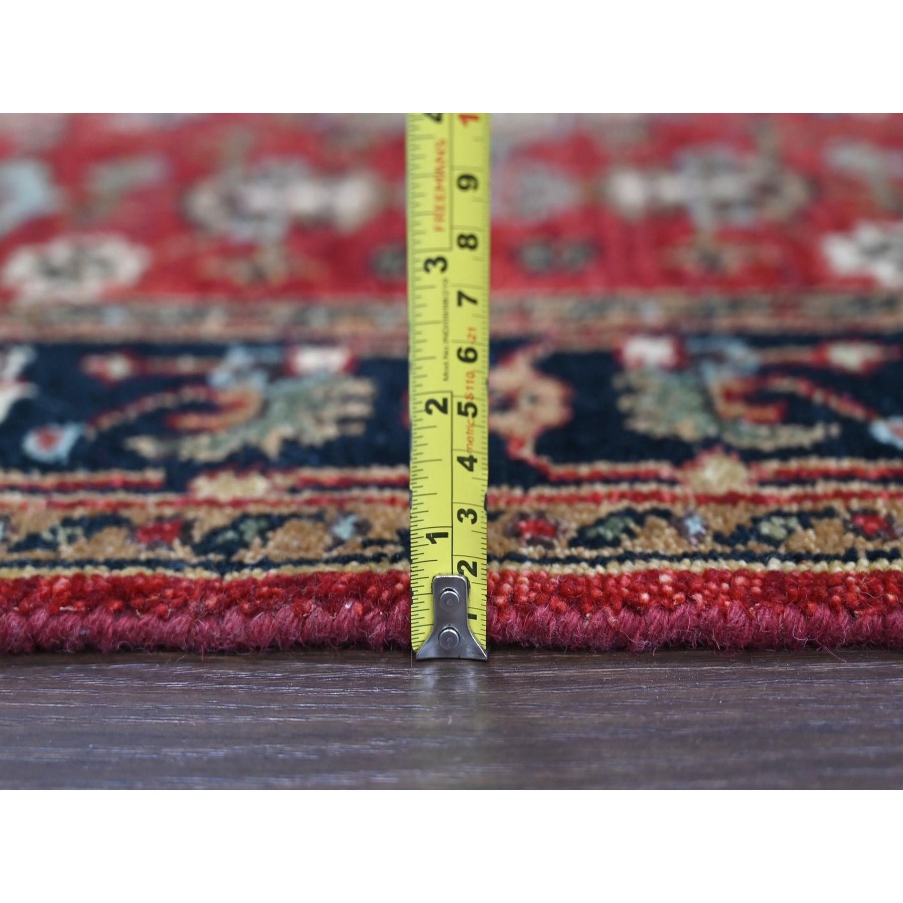XXI secolo e contemporaneo Tappeto in lana morbida annodato a mano 3'x5' Chili Red Karajeh Design Tribal Medallions in vendita