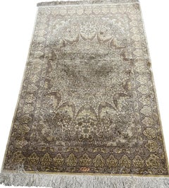 Tappeto persiano vintage in seta Ghom 3x5, a trama fine, firmato, 102 cm x 152 cm