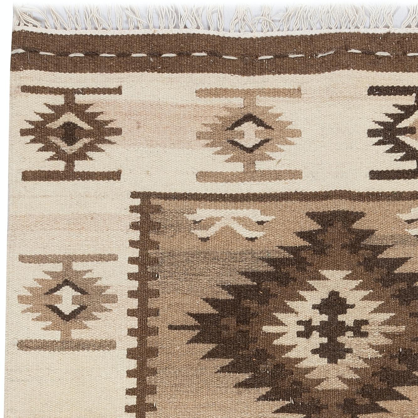 3x5 Ft Vintage Handgewebter Kelim. 100% natürliche Wolle. Flachgewebe-Teppich (Ende des 20. Jahrhunderts) im Angebot