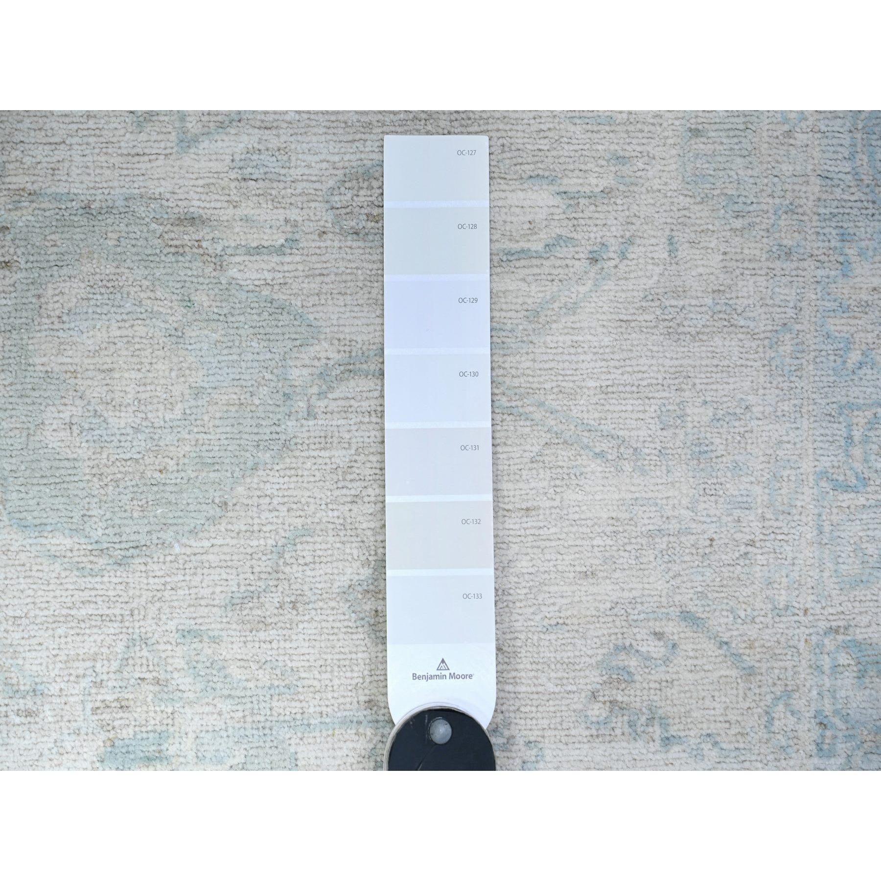 3'x5' Gainsboro Gray Pure Wool White Wash Peshawar Hand Knotted Rug (Oushak) im Angebot