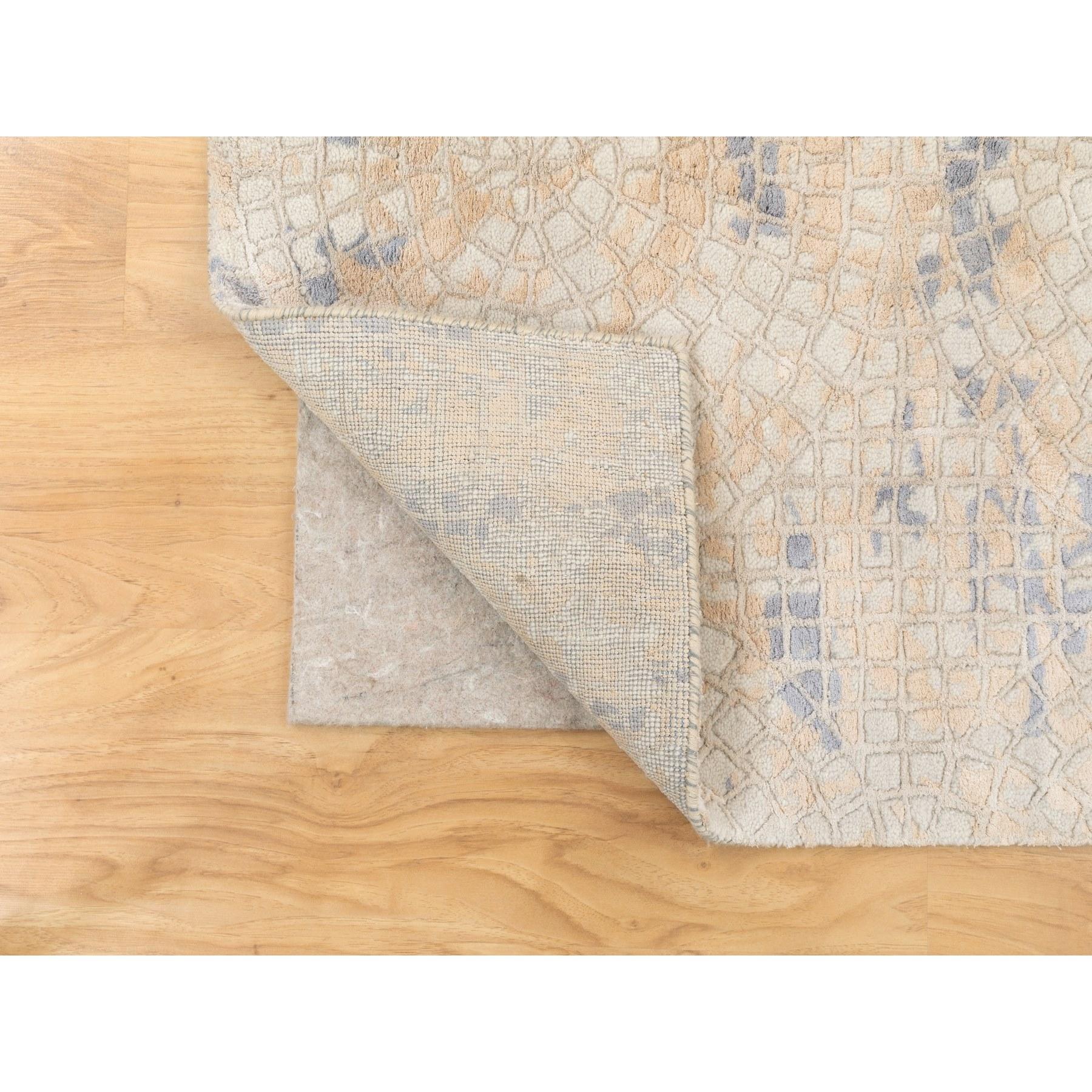 Indian 3'x5' Gray Wool and Pure Silk Mosaic Design Hand Knotted Modern Oriental Rug For Sale