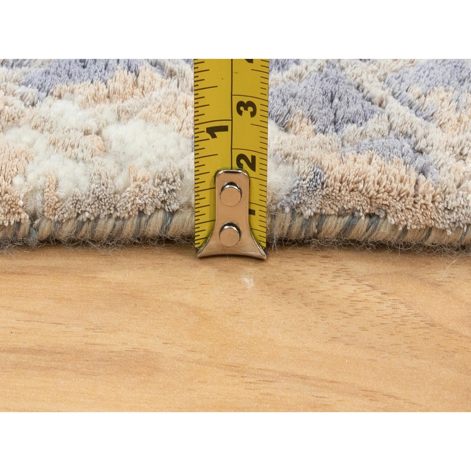 XXIe siècle et contemporain 3'x5' Tapis oriental moderne noué à la main en laine grise et soie pure au design de mosaïque en vente