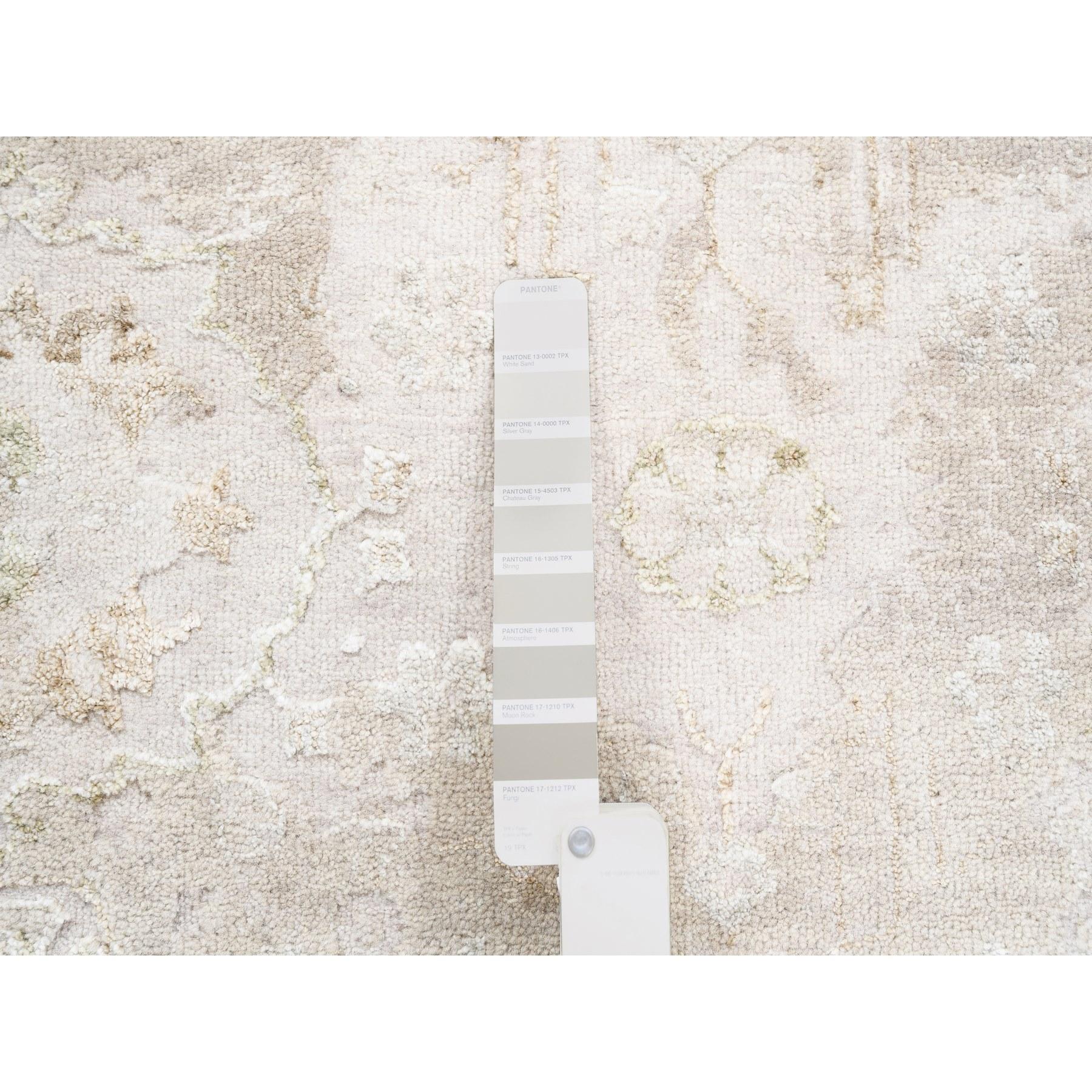 Hand-Knotted 3'x5' Hand Knotted Beige Modern Wool And Silk Oriental Rug For Sale