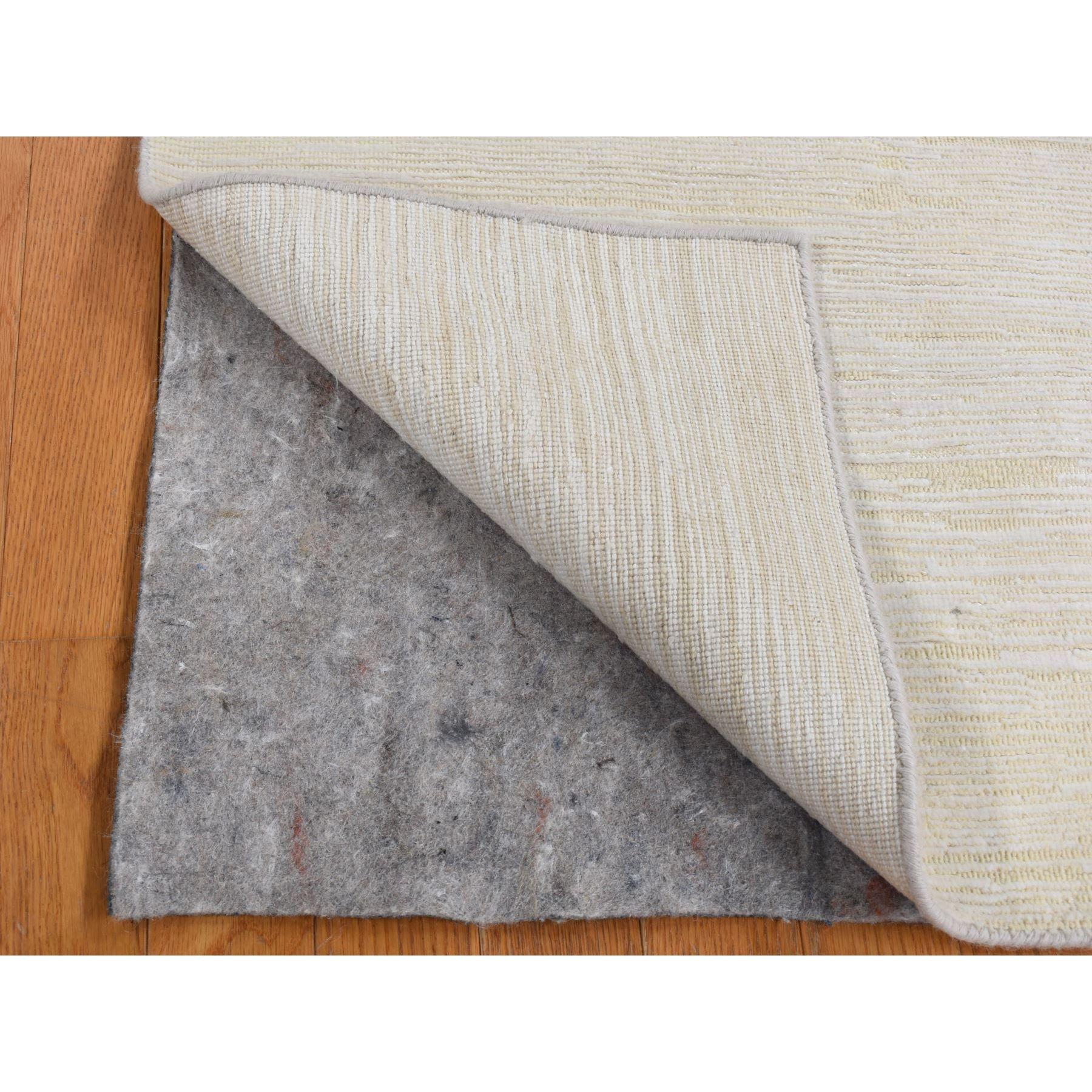 3'x5' Marfil, Seda con Lana, Diseño de Estrías Tono sobre Tono, Alfombra Anudada a Mano Moderno en venta