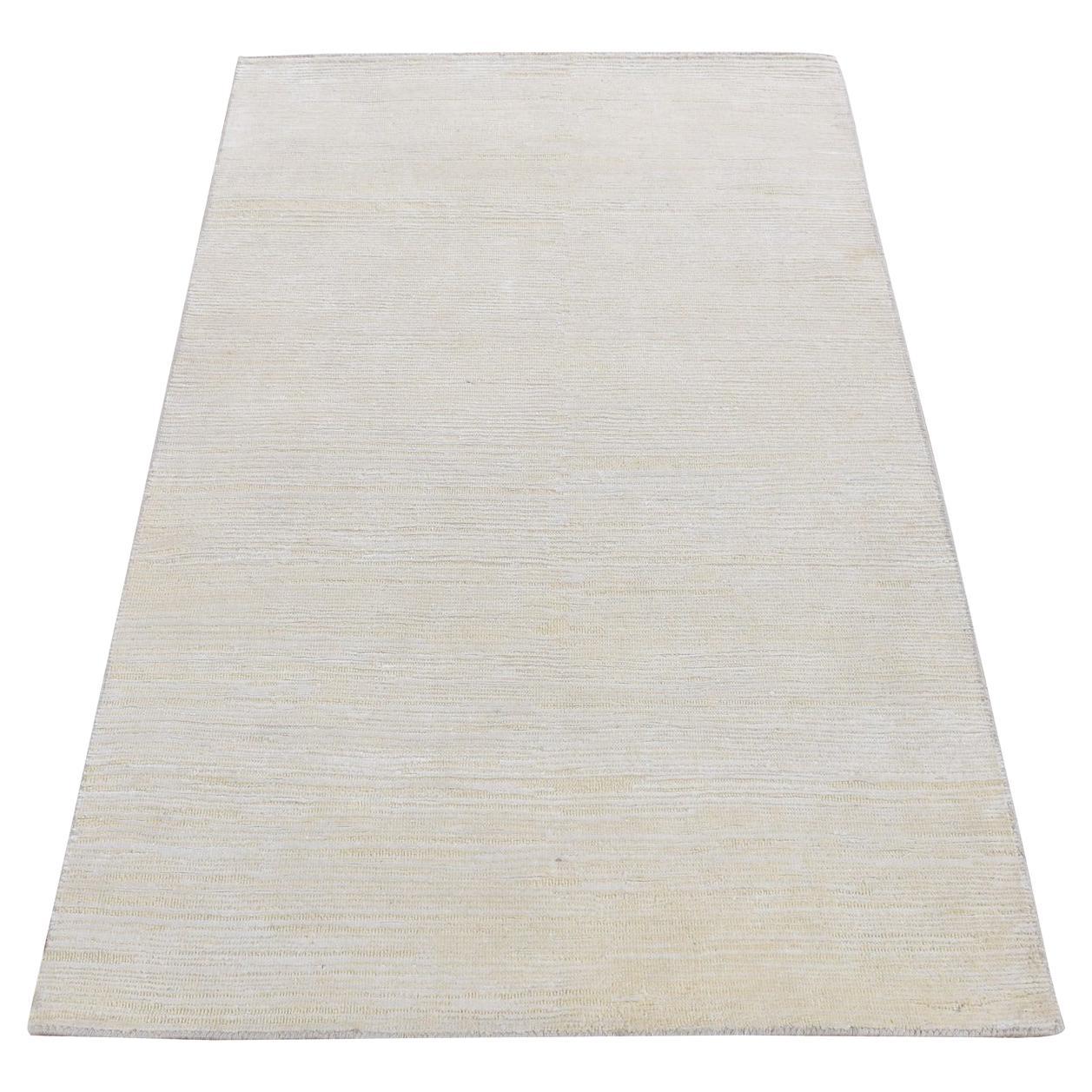 3
x5
 Elfenbein, Seide mit Wolle, Tone on Tone Striae Design, Handgeknüpfter Teppich