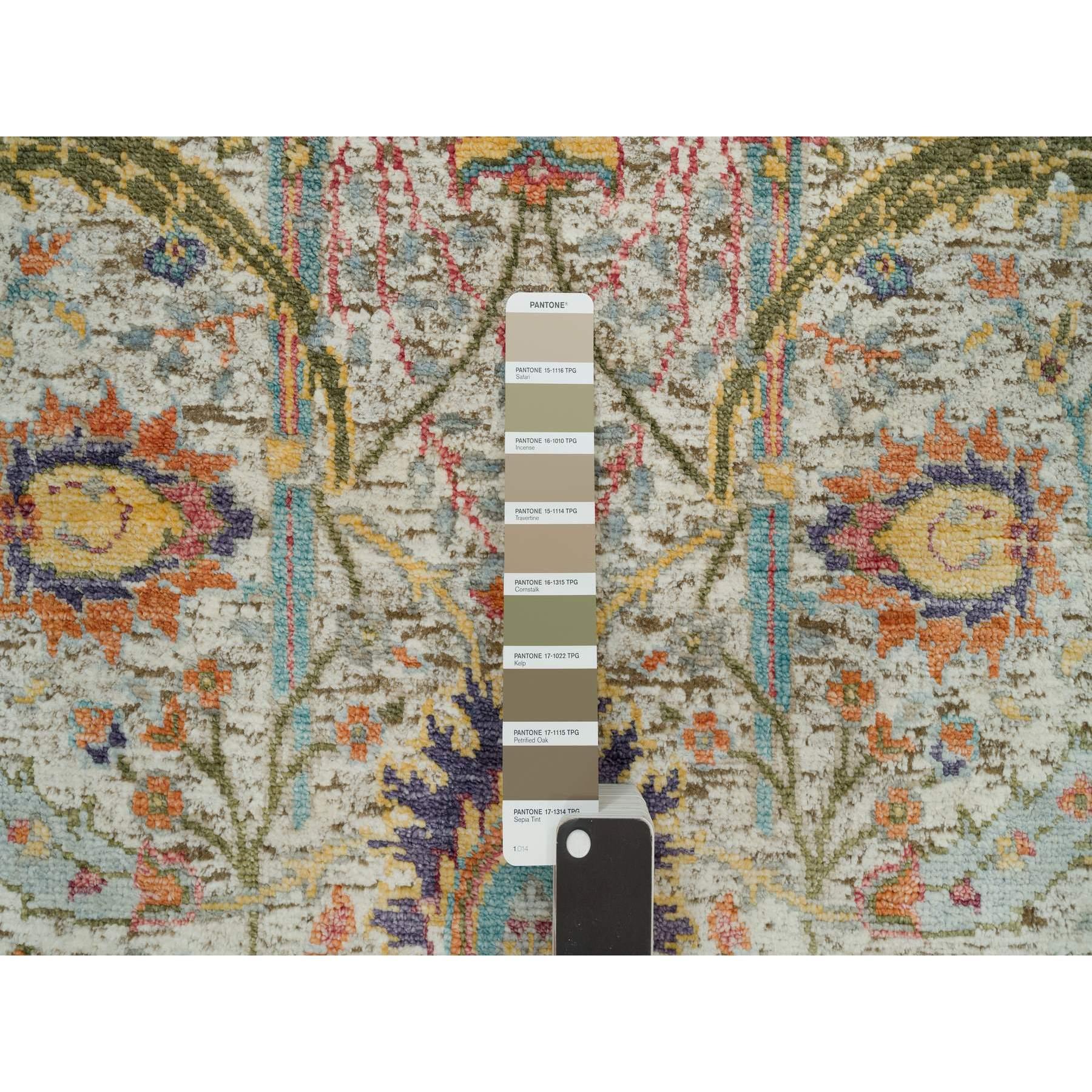 Indiano 3'x5' Lenox Tan Sickle Leaf Design Tappeto orientale in lana e seta annodato a mano in vendita