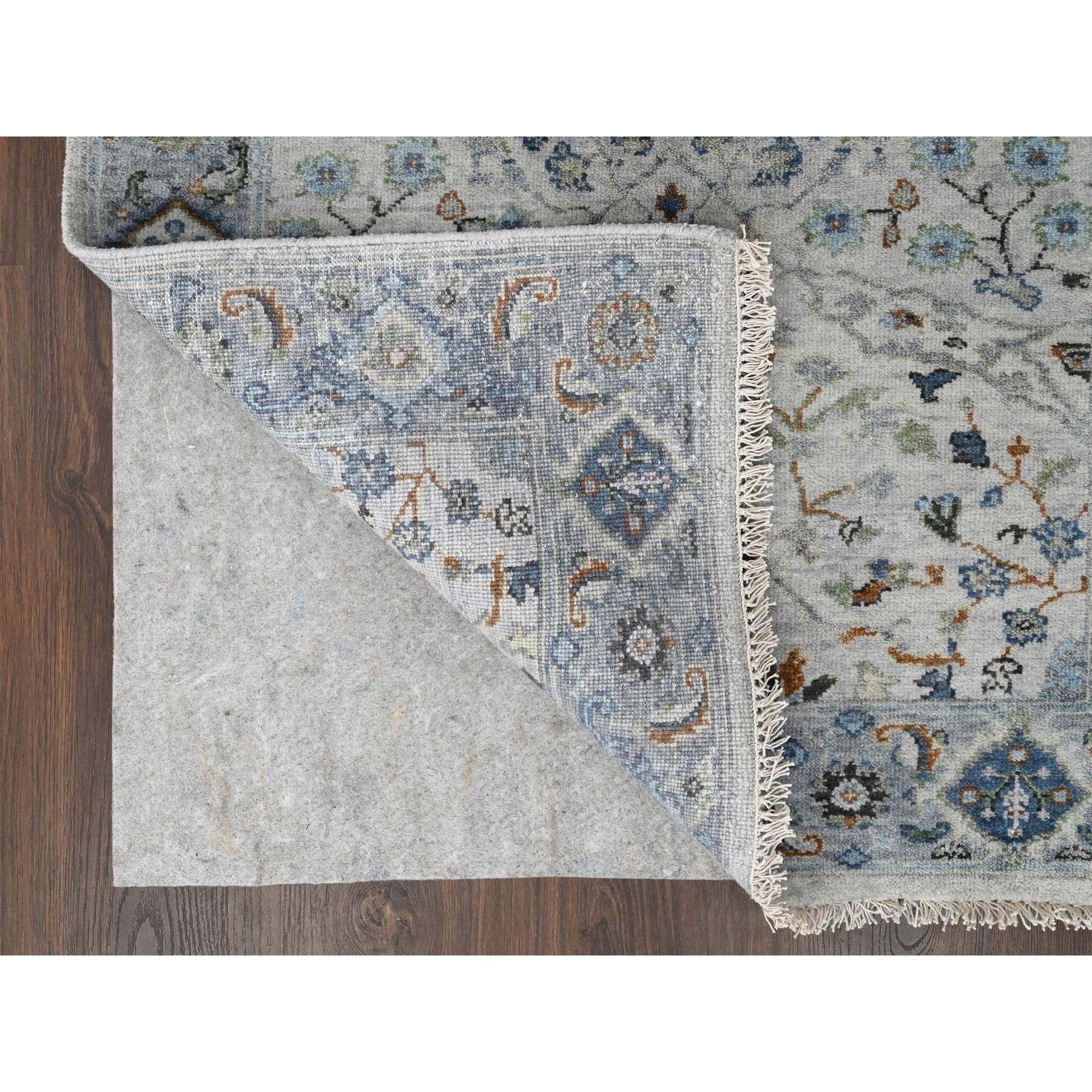 Indien 3'x5' Oushak gris clair avec motifs floraux Tapis 100% laine noué à la main en vente