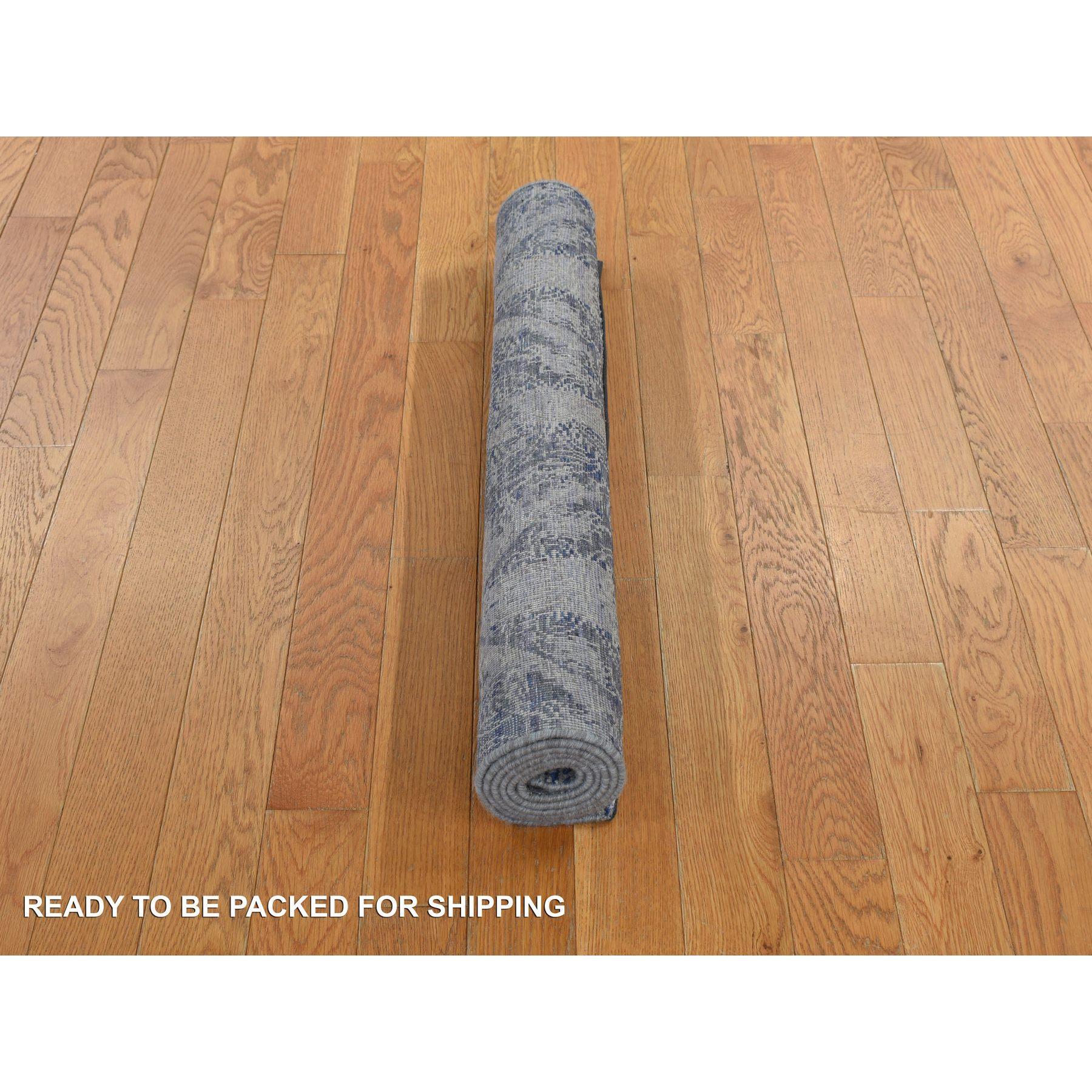 Noué à la main 3'x5' Yale Bleu Erased Rosette Design Soie et Laine Tapis noué à la main en vente