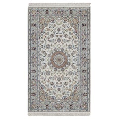 3
x5
1" Pearl White Nain with Medallion Design Wool 
Silk Hand Knotted Rug