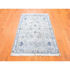Tappeto Oushak annodato a mano 3'x5'2" blu in pura seta e lana strutturata con effetto distressed