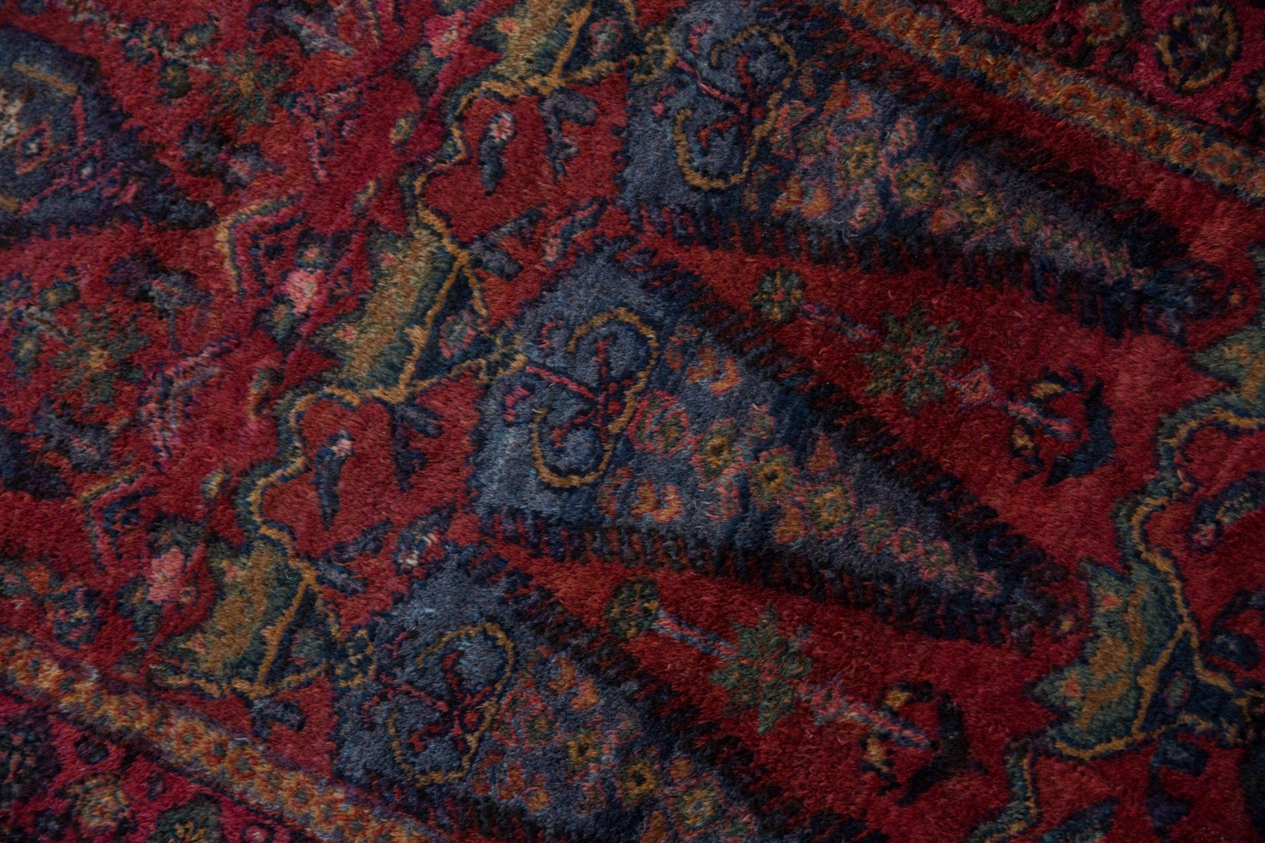 Vintage Fine Lilihan Rug Runner In Good Condition For Sale In Katonah, NY