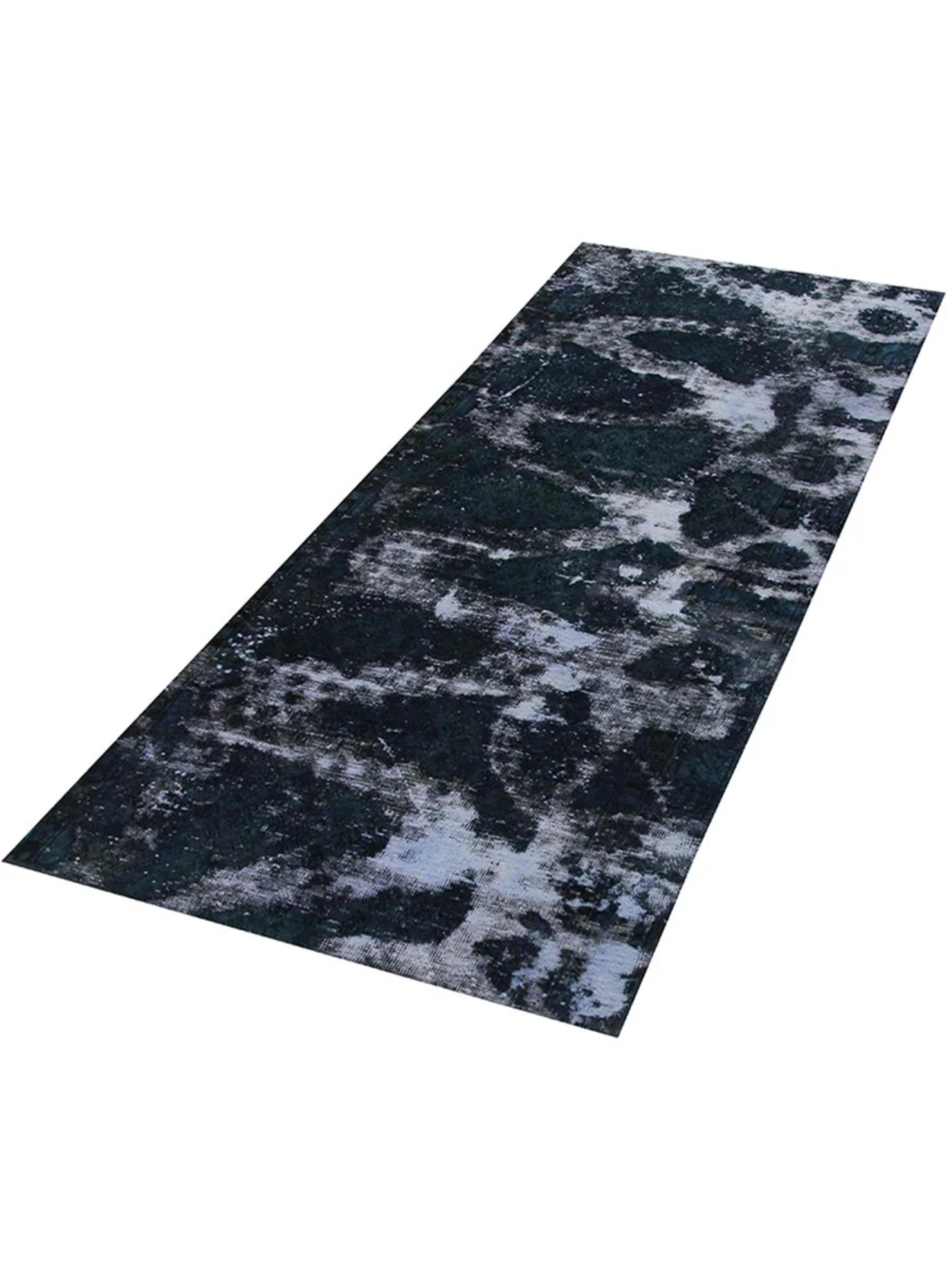 Autre Tapis de course 3x7 surteint noir vintage noué à la main en vente