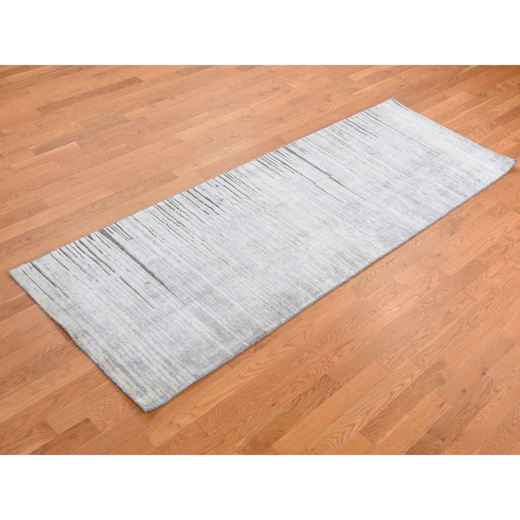 3'x9' Gris Ceniza, Diseño Ombre Horizontal, Seda Pura, Anudada a Mano, Alfombra de Corredor Medieval en venta