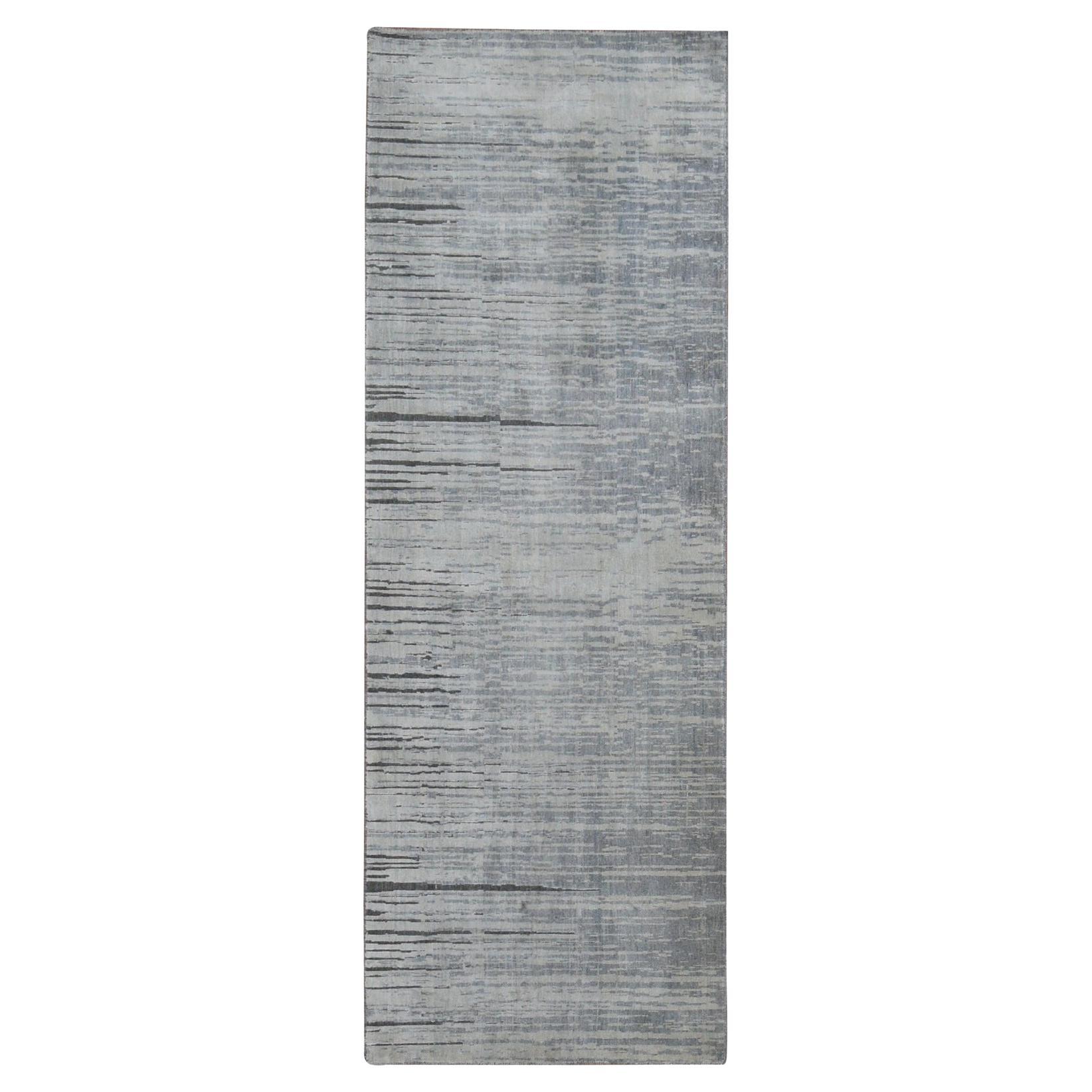 3'x9' Esche Grau, horizontales Ombre-Design, reine Seide, handgeknüpfter, Läufer
