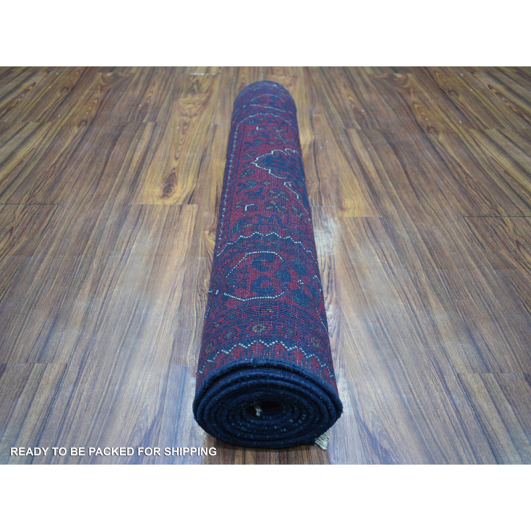 Noué à la main 3'x9'10