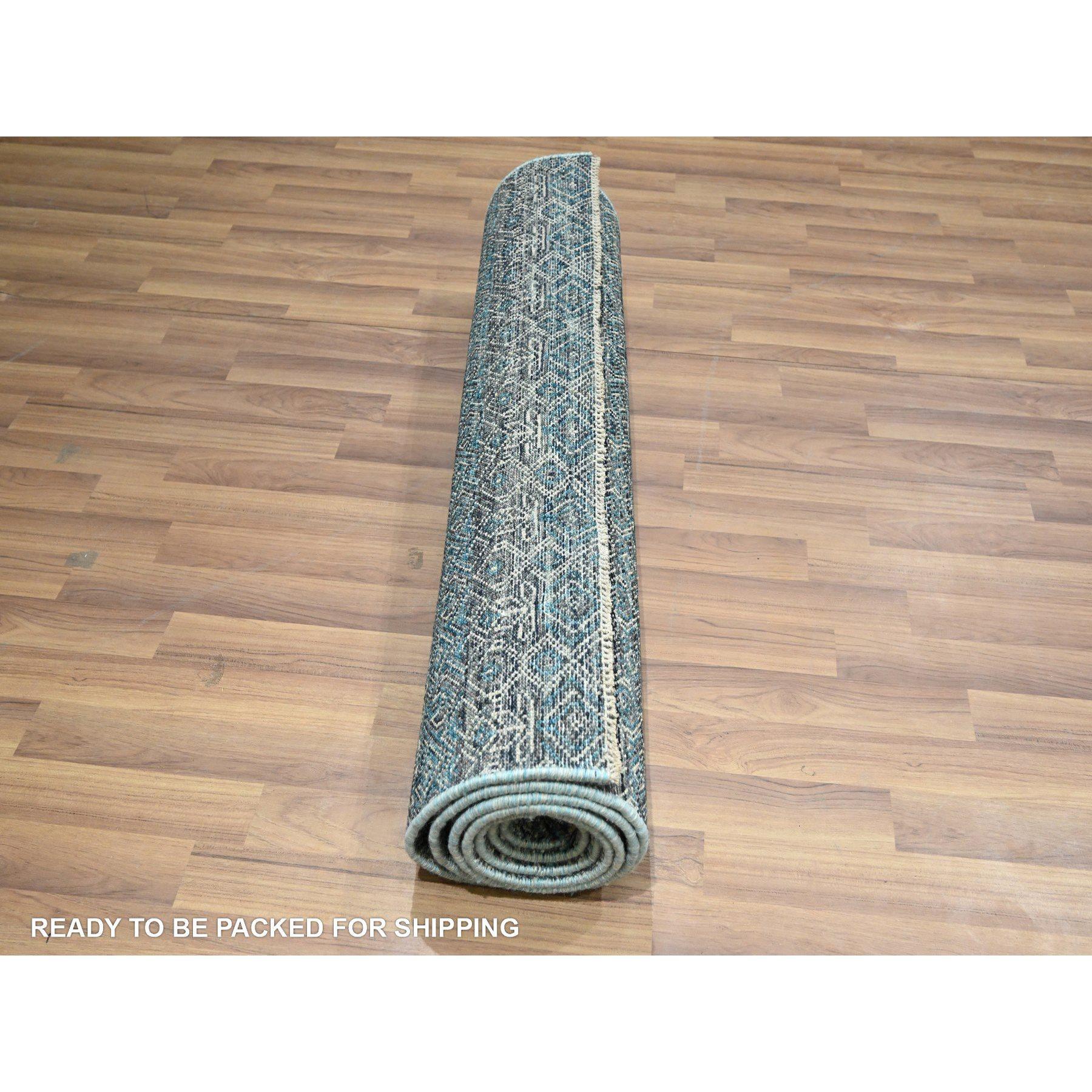 Noué à la main 3'x9'9