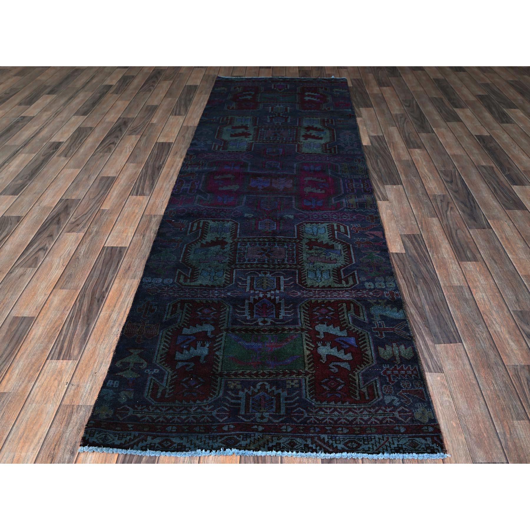 Sovratinto viola, colori scuri Vintage Persian Hamadan con figurine di uccelli, 100% lana, annodato a mano, ritagliato sottile, usura uniforme, lati e estremità fissati professionalmente, buone condizioni, Runner, Tappeto orientale
Materiali