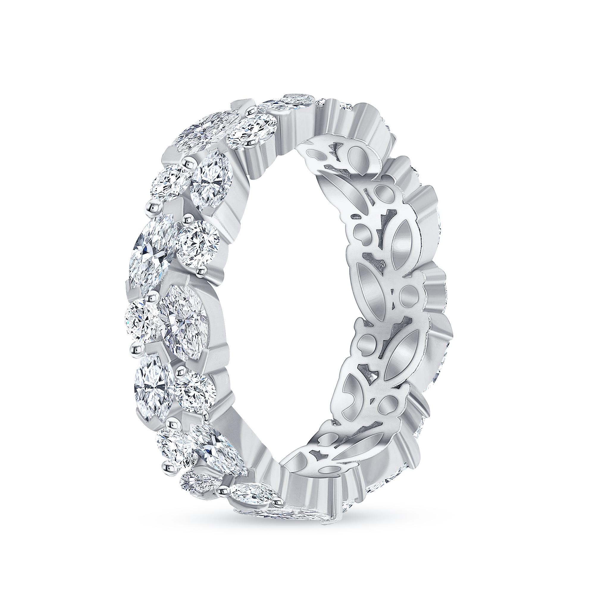 Im Angebot: 4 1/2 Karat. Memoryring mit Diamant im Marquise-Schliff und runden Diamanten H,VS () 2