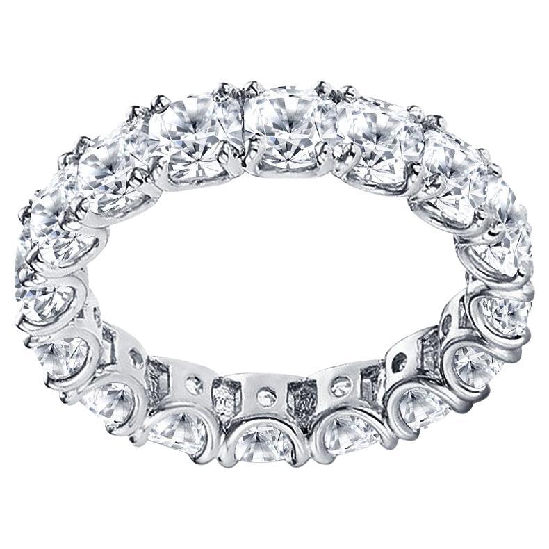 4 1/4 Karat Diamant-Eternity-Ring mit Kissenschliff H/VS
