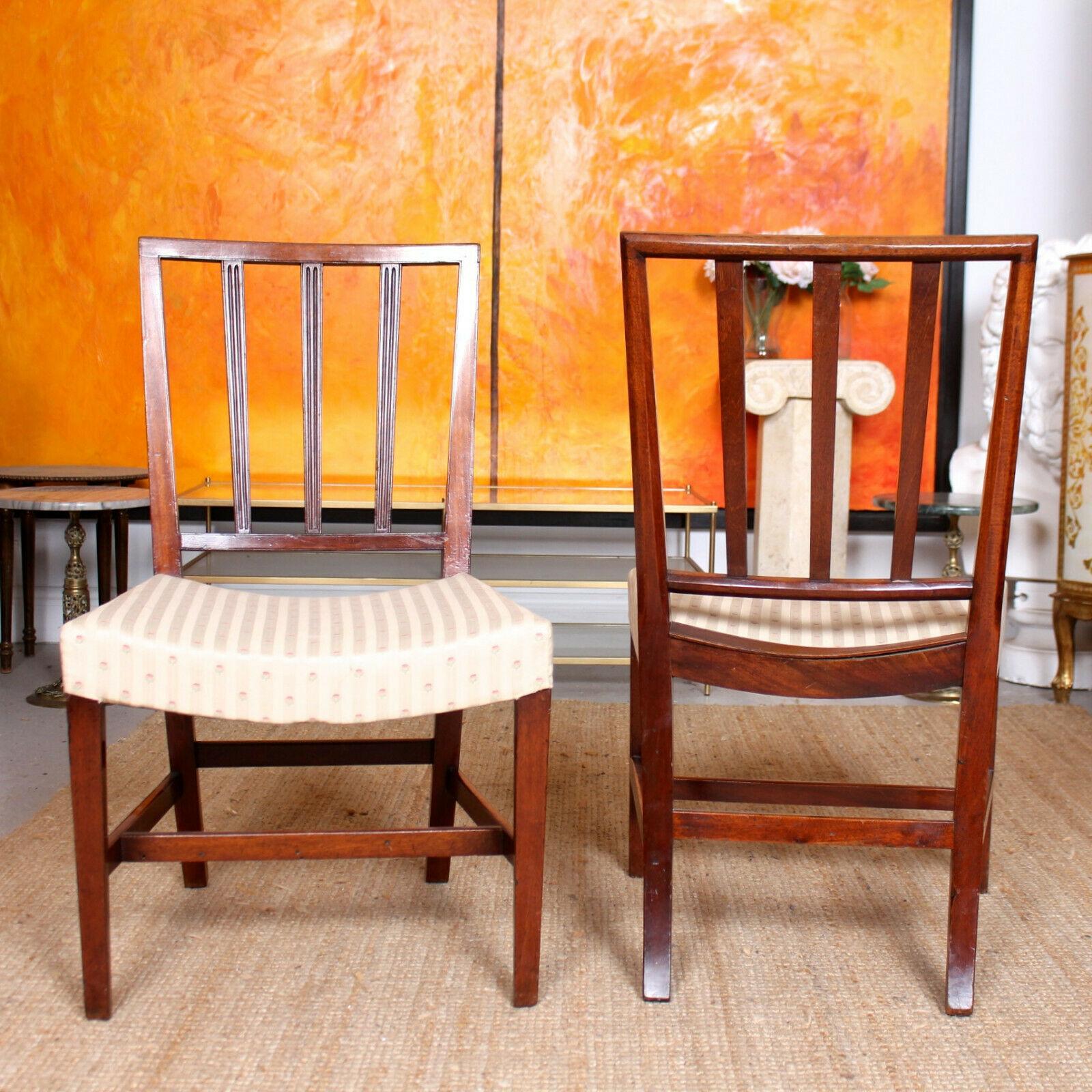 4 18th Century Georgian Dining Chairs Mahogany In Good Condition For Sale In Newcastle upon Tyne, GB
