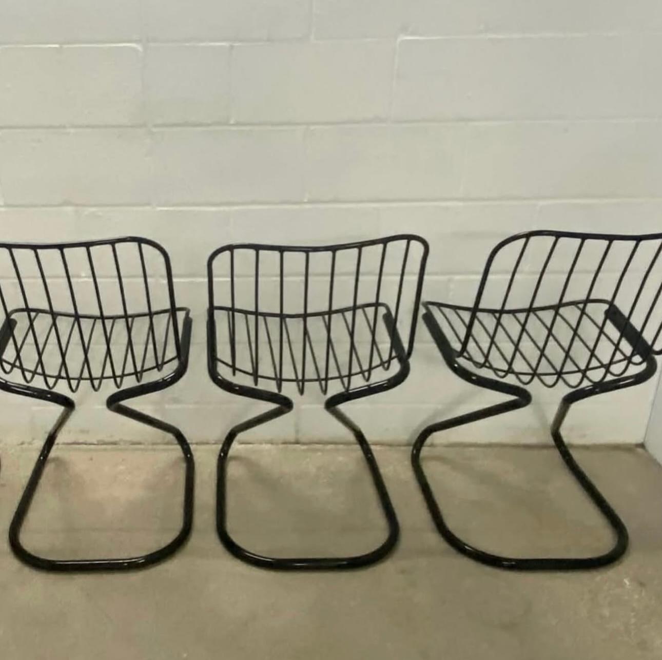 4 1970er Jahre Mid Century Modern Italienisch Gastone Rinaldi  Stühle beschichtet schwarz im Zustand „Gut“ im Angebot in Stafford, TX