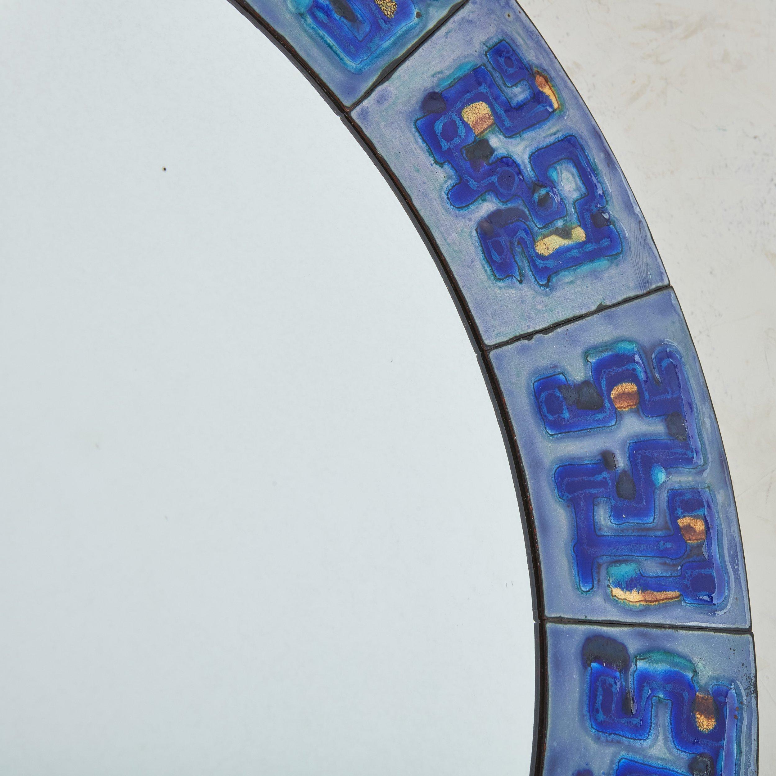 4/5 Blauer handbemalter Emaille-Spiegel von Bodil Eje, Dänemark 1960er Jahre (Dänisch) im Angebot