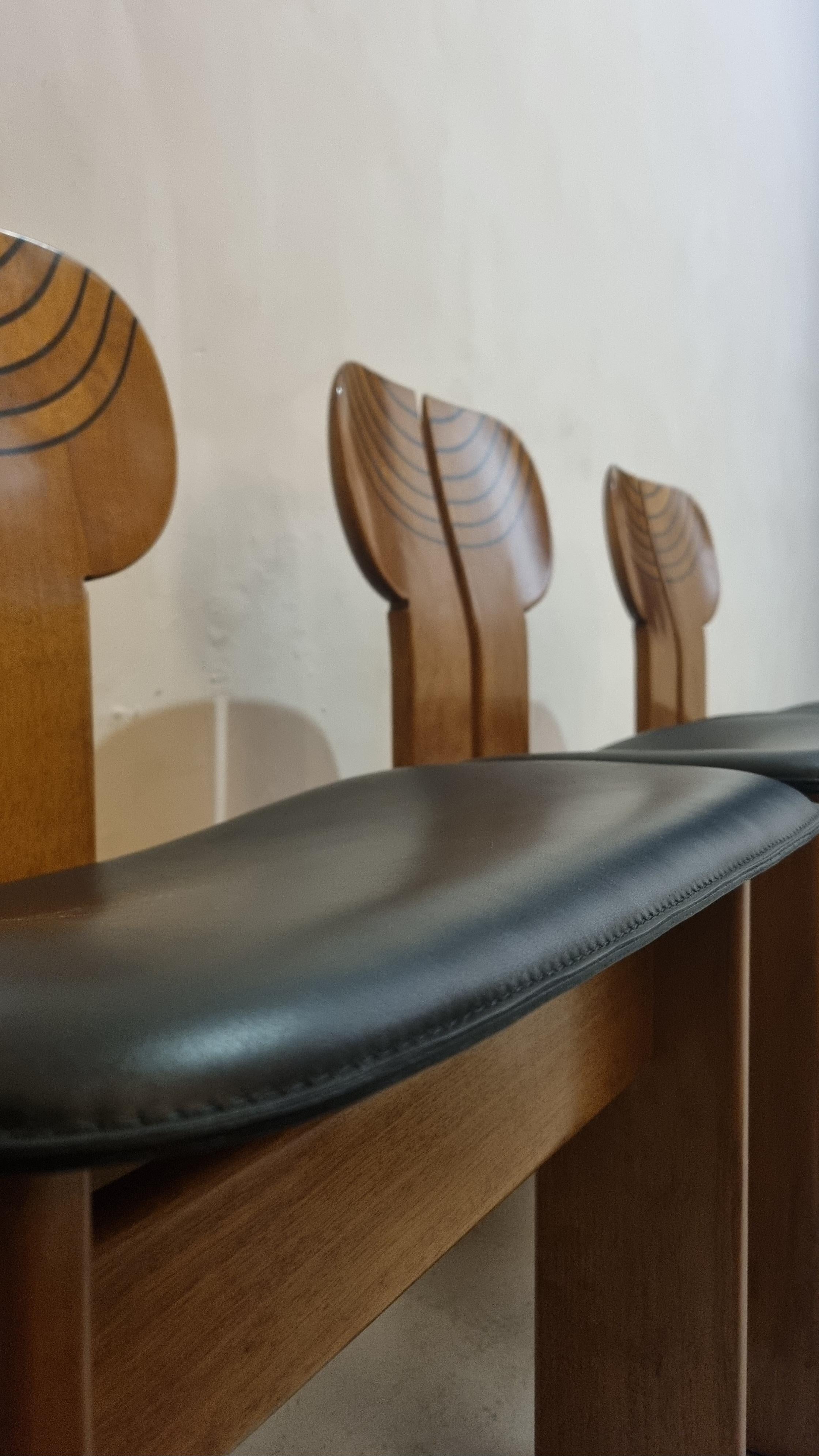 4 Africa chairs designed by Afra & Tobia Scarpa for Maxalto 1980s Artona series in vendita 6