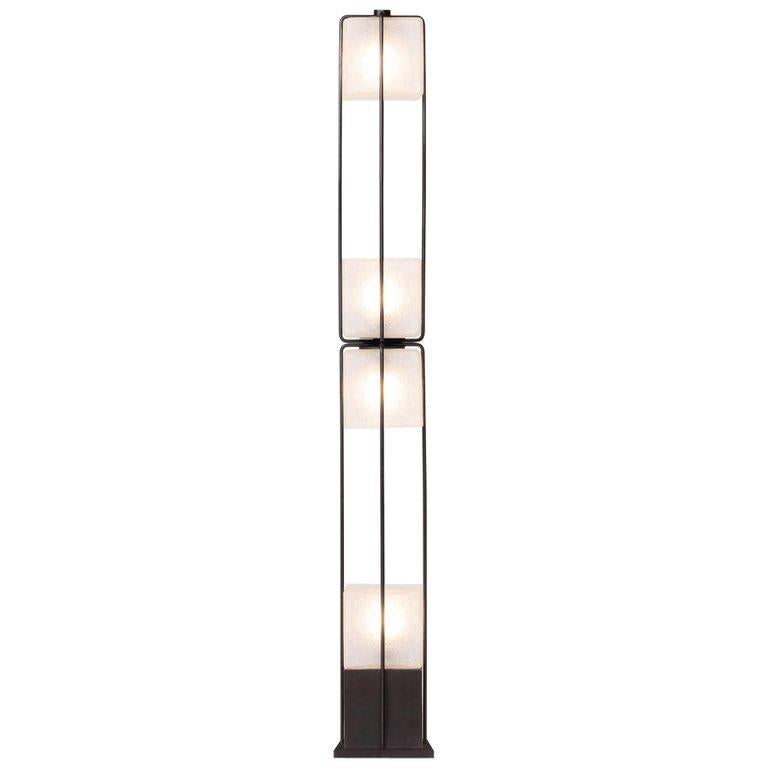Lampada da terra Alice da 4' in vetro sabbiato soffiato a mano in ottone massiccio o nero opaco In condizioni Nuovo in vendita a Los Angeles, CA