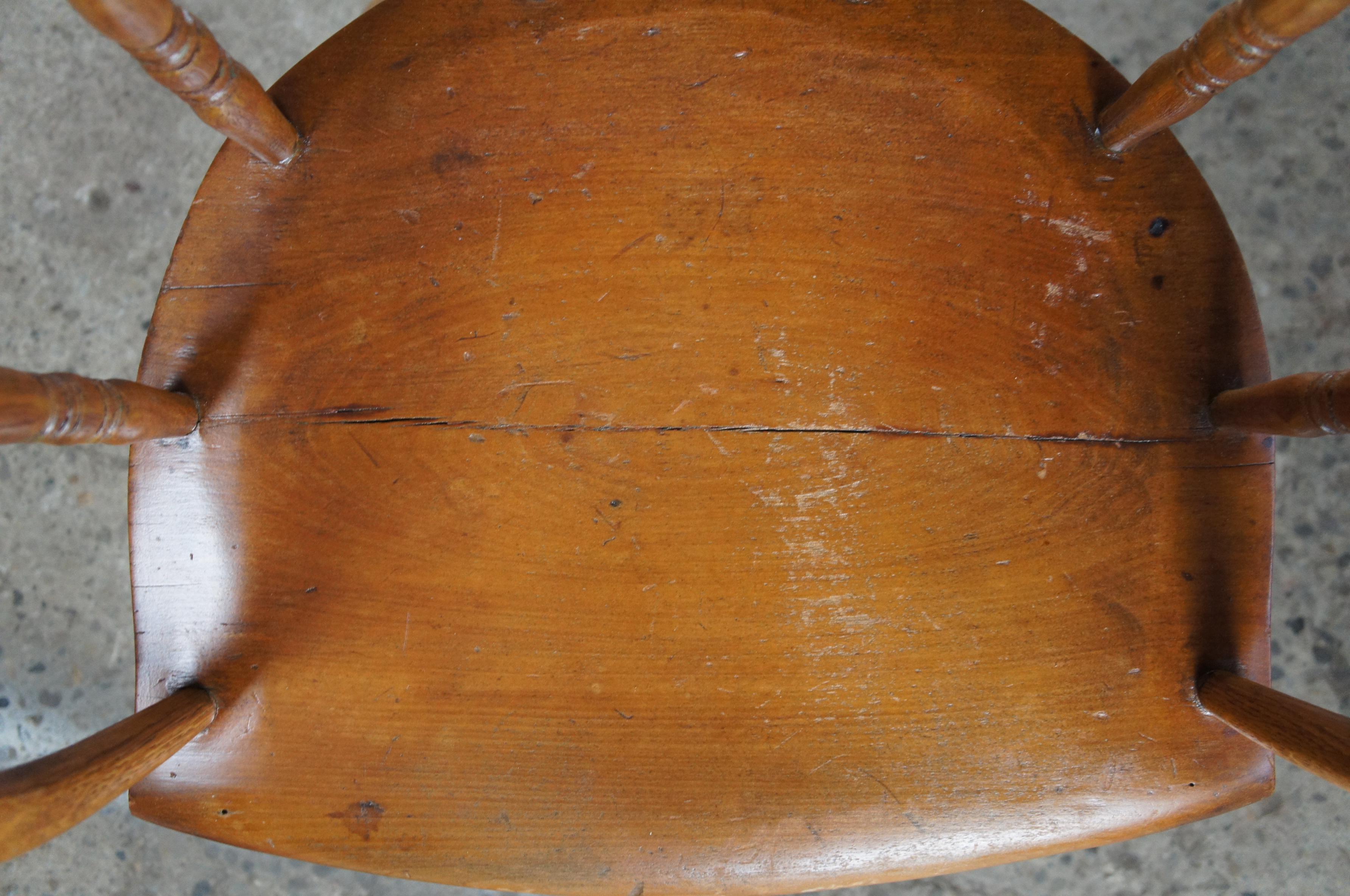 4 Antique American Oak Barrel Back Saloon Pub Tavern Caboose Captains Chairs Set In Fair Condition For Sale In Dayton, OH