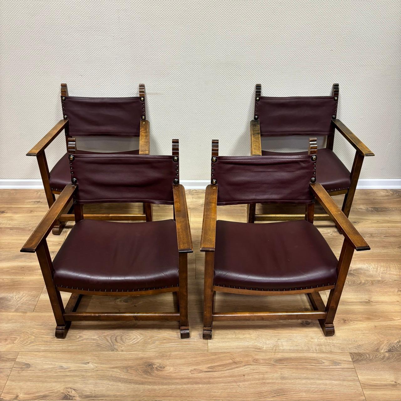 4 antique armchairs by Alfred Loos  Vienna 1930  walnut & leather In Good Condition For Sale In Würzburg, DE