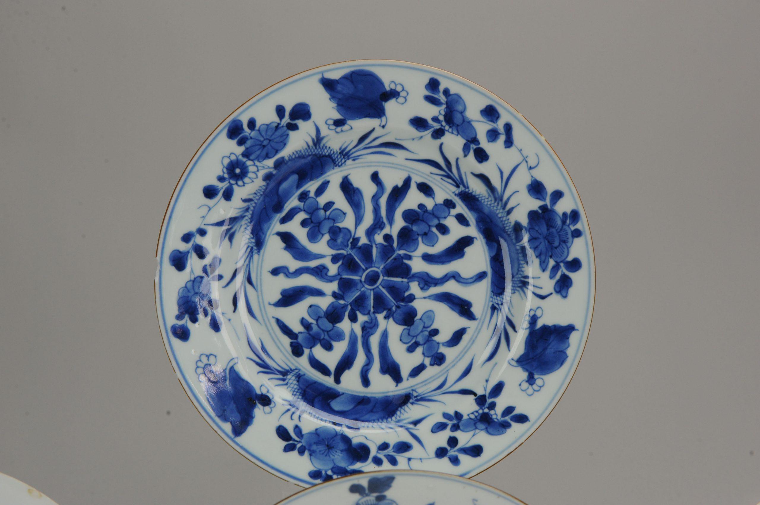Antique Chinese Porcelain 18th Century Kangxi Period Blue White Dinner Plat In Good Condition For Sale In Amsterdam, Noord Holland