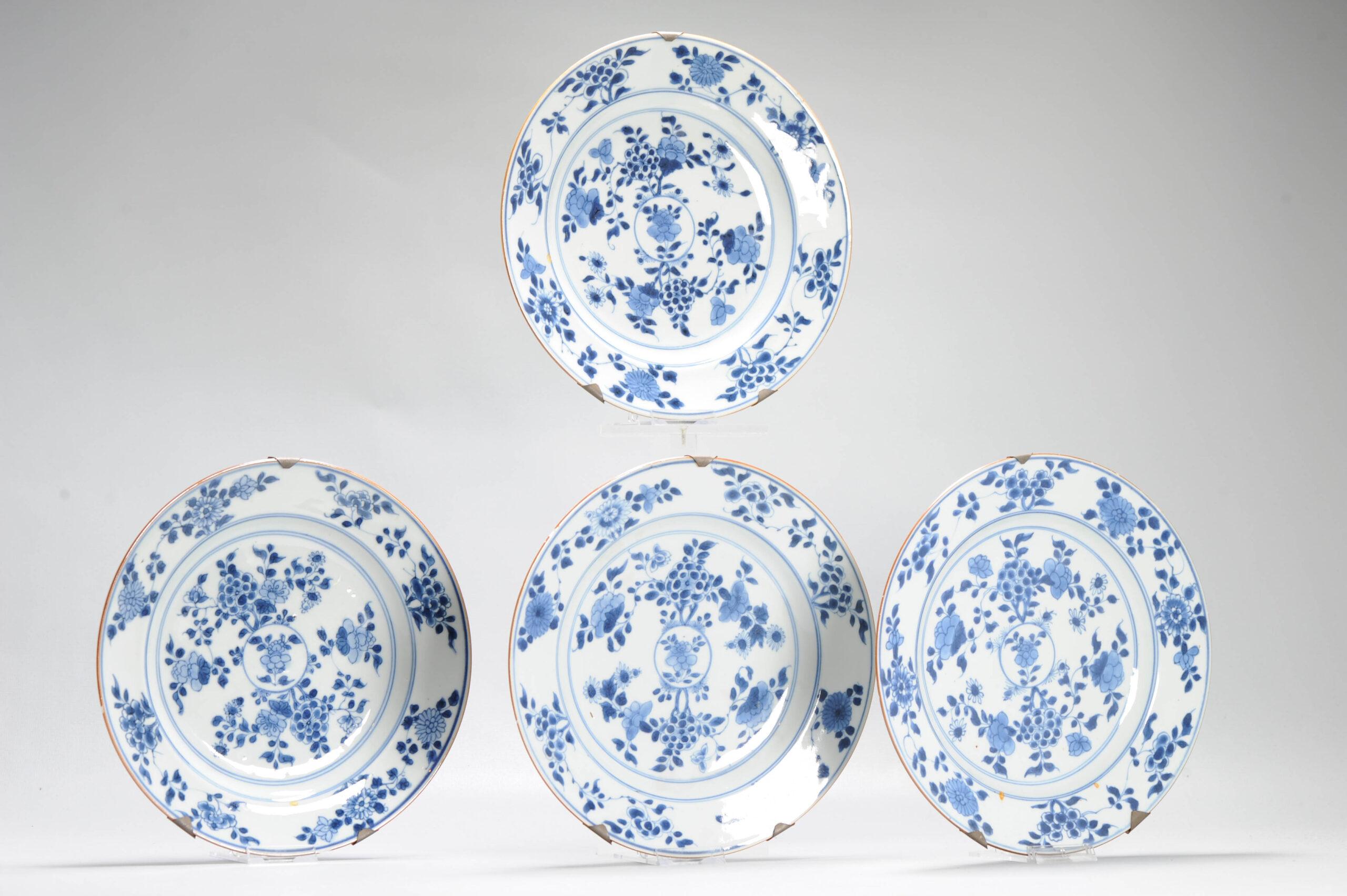 #4 Antique Chinese Porcelain Kangxi Period Blue and White Set Dinner Plates In Good Condition For Sale In Amsterdam, Noord Holland