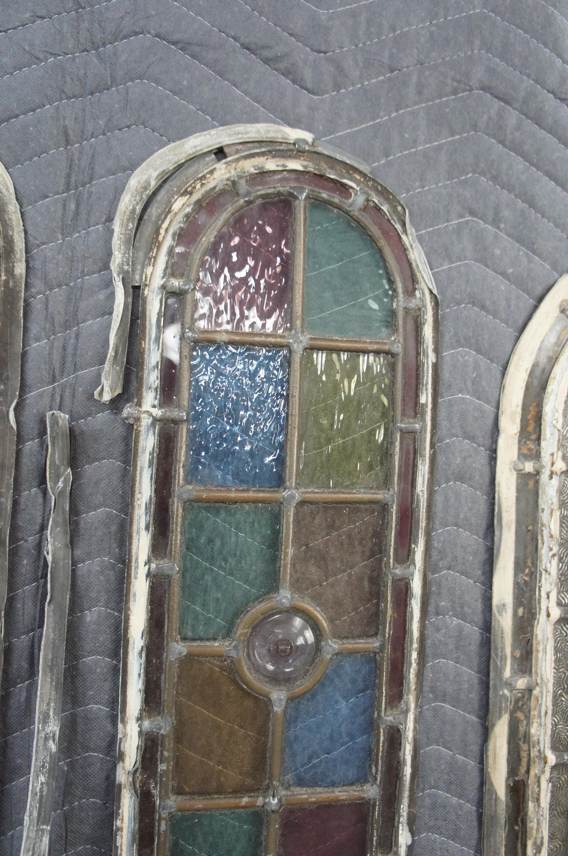 4 Antique English Edwardian Era Hand Painted Arched Leaded Stained Glass Windows For Sale 7